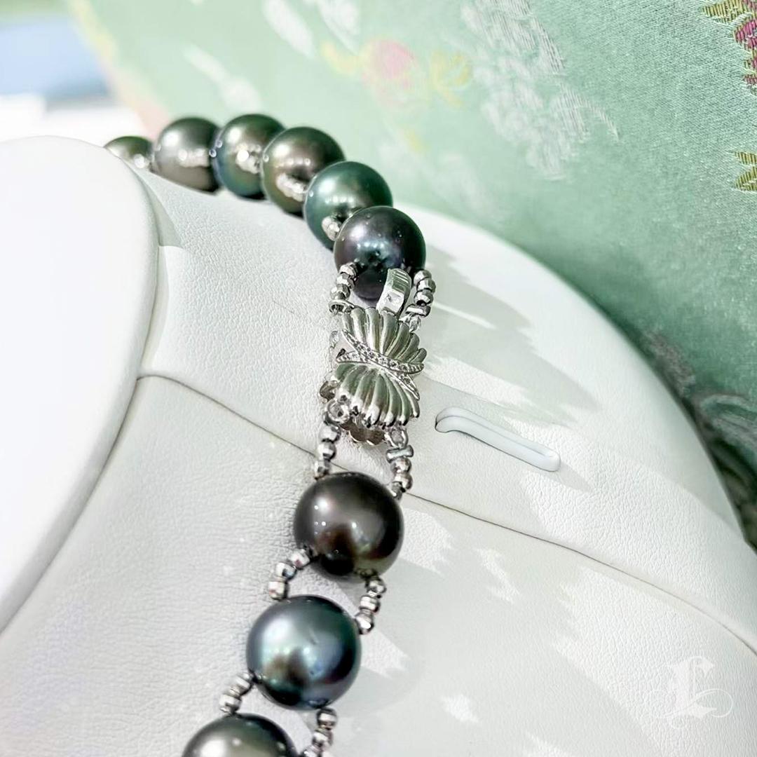 【Lustre Arco]Aurora de Tahití  Collar de perlas y oro blanco de 18 quilates (Creación del diseñador) en venta 4