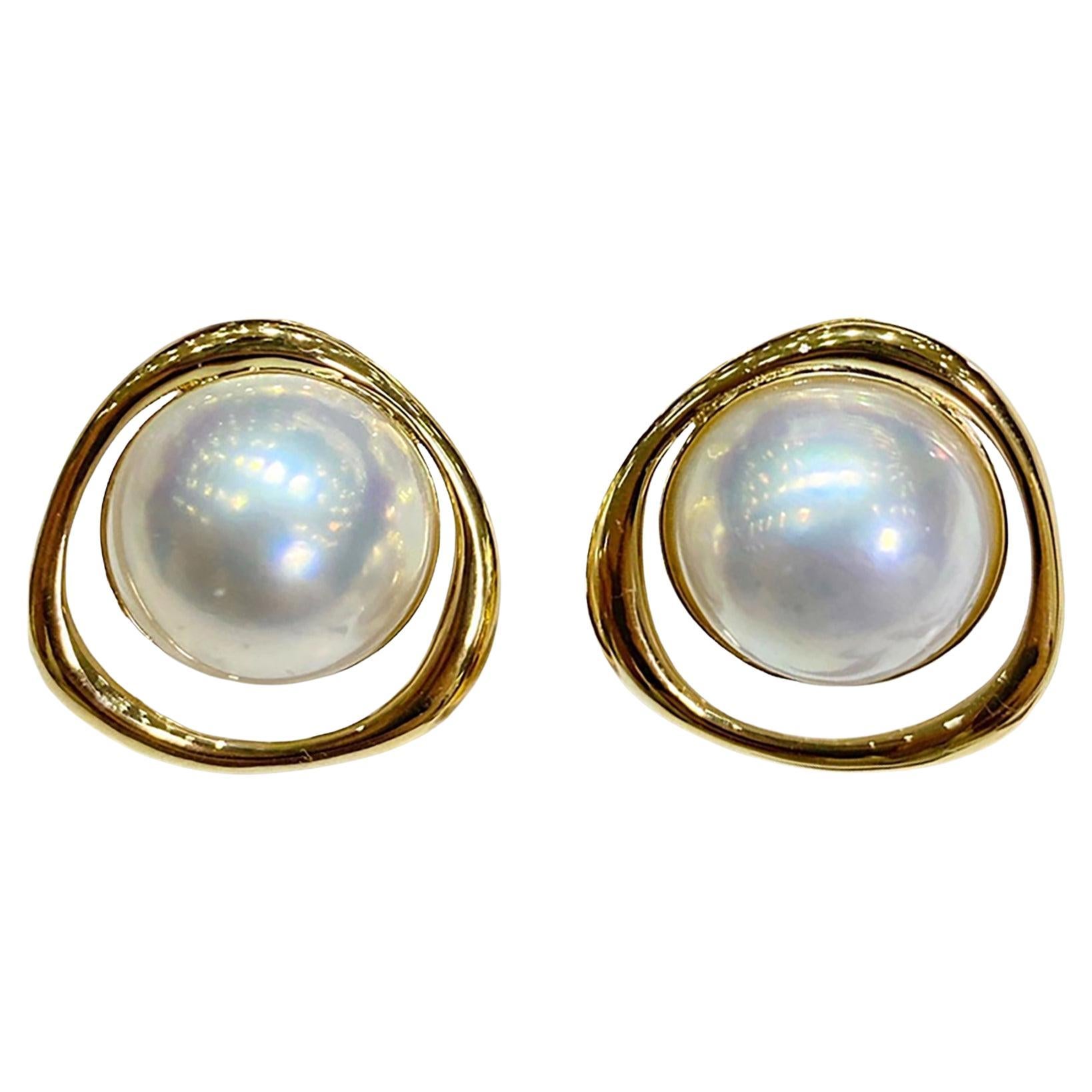 【Sculpted Geometry】urora Classic White Mabe Pearl Orbit Earrings For Sale