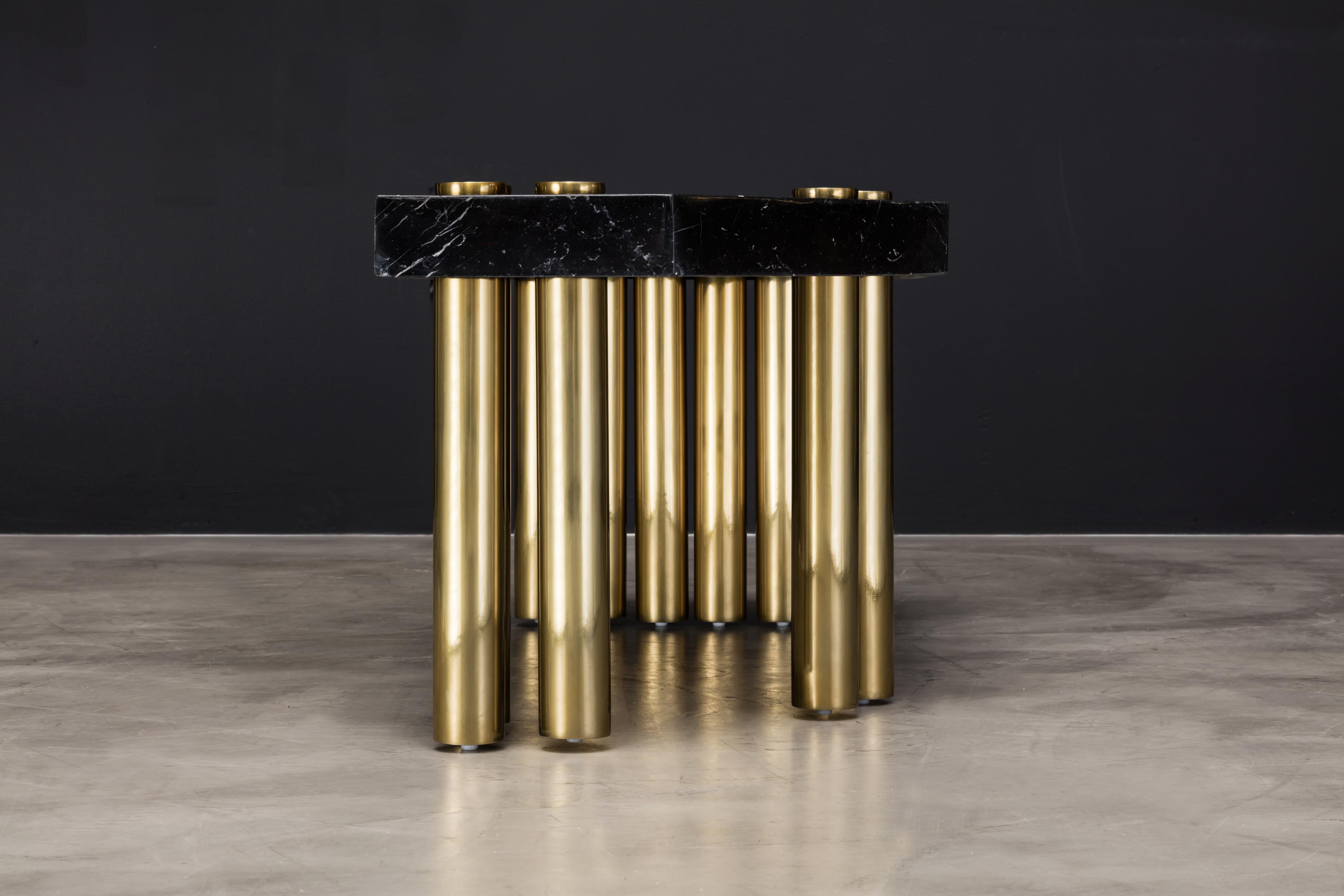 Américain TABLE COFFEELUSTRE - Marbre Nero Marquina et Métal Poudré Or en vente