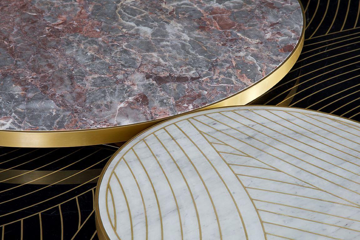 Ferronnerie Bethan Gray Lustre Dhow grande table d'appoint blanche et laiton en vente