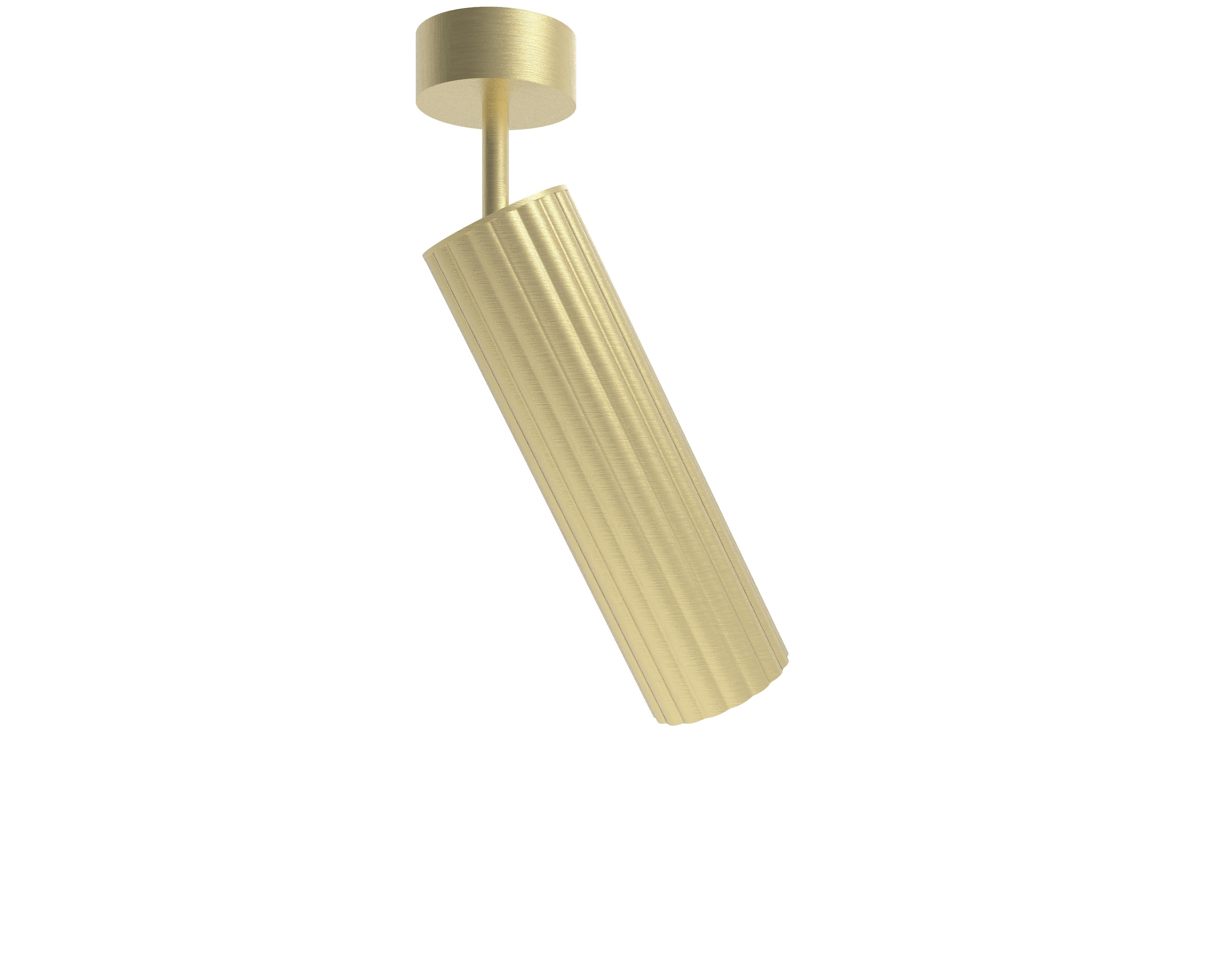 Lustrin ceiling lamp by Luce Tu
Dimensions: 200 mm x 60 mm
Materials: Brass

State-of-the-art technology and craftsmanship come together in this suspension with an almost timeless charm. Like a precious jewel, the Sbarlusc collection is perfect