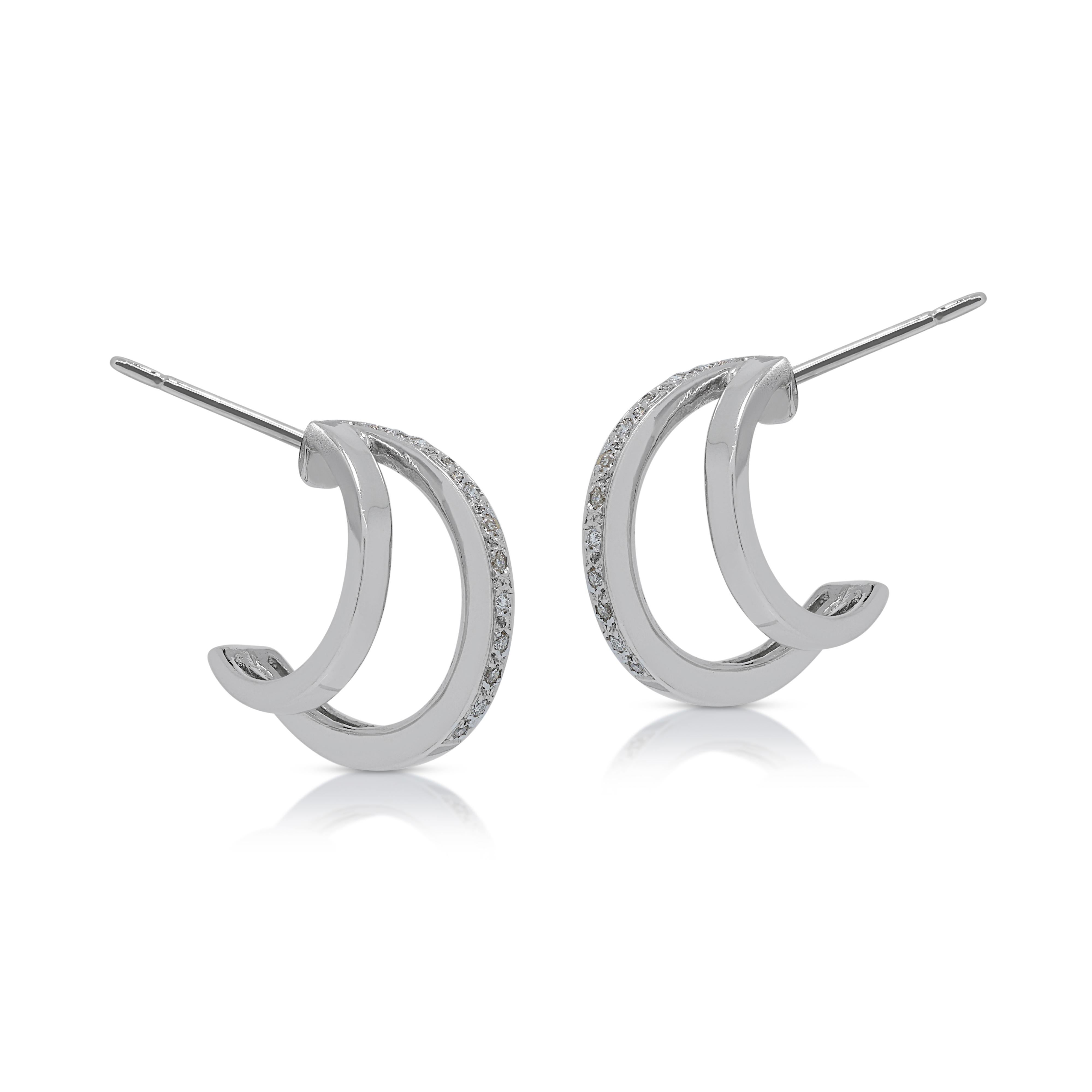 Lustrous 0.12ct Diamonds Hoop Earrings in 18K White Gold In Excellent Condition For Sale In רמת גן, IL