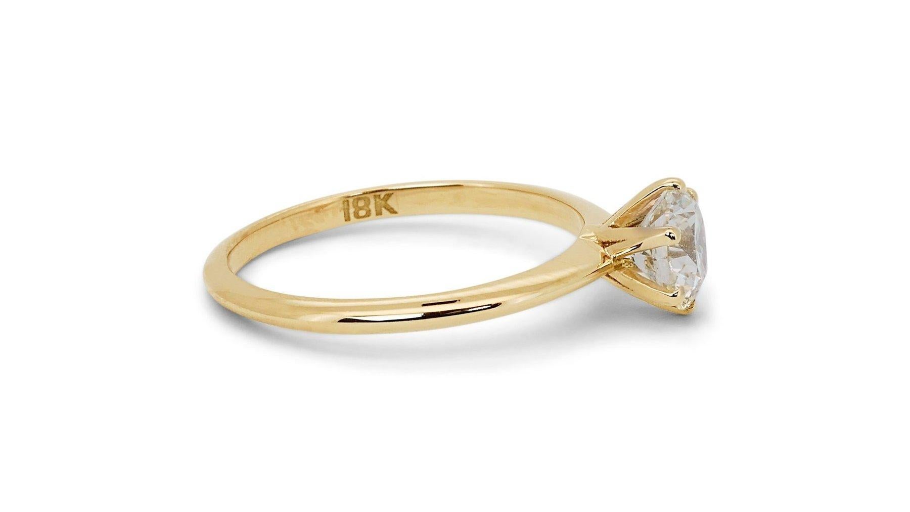 Lustrous 1.07ct Diamond Solitaire Ring in 18k Yellow Gold - GIA Certified In New Condition For Sale In רמת גן, IL