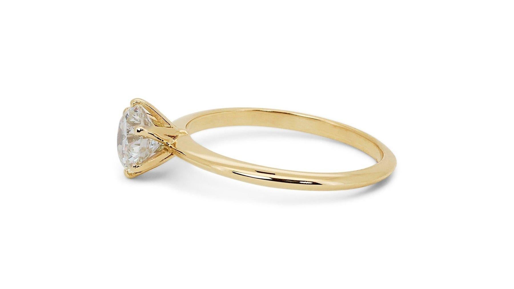 Lustrous 1.07ct Diamond Solitaire Ring in 18k Yellow Gold - GIA Certified For Sale 1