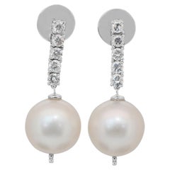 Orecchini pendenti con perle coltivate dei mari del sud e diamanti da 11,18 carati
