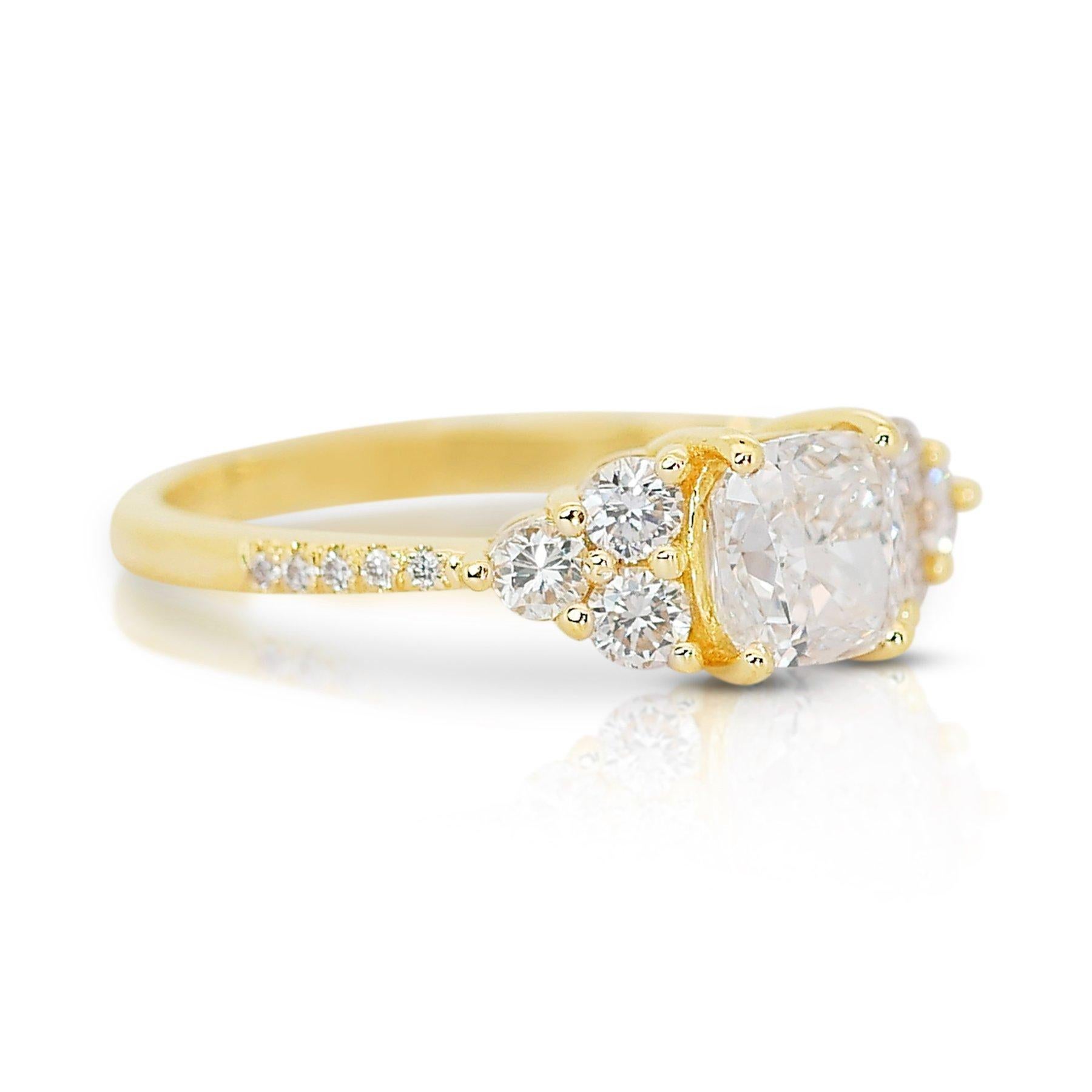 Cushion Cut Lustrous 1.32ct Diamond Pave Ring in 18k Yellow Gold - GIA Certified For Sale