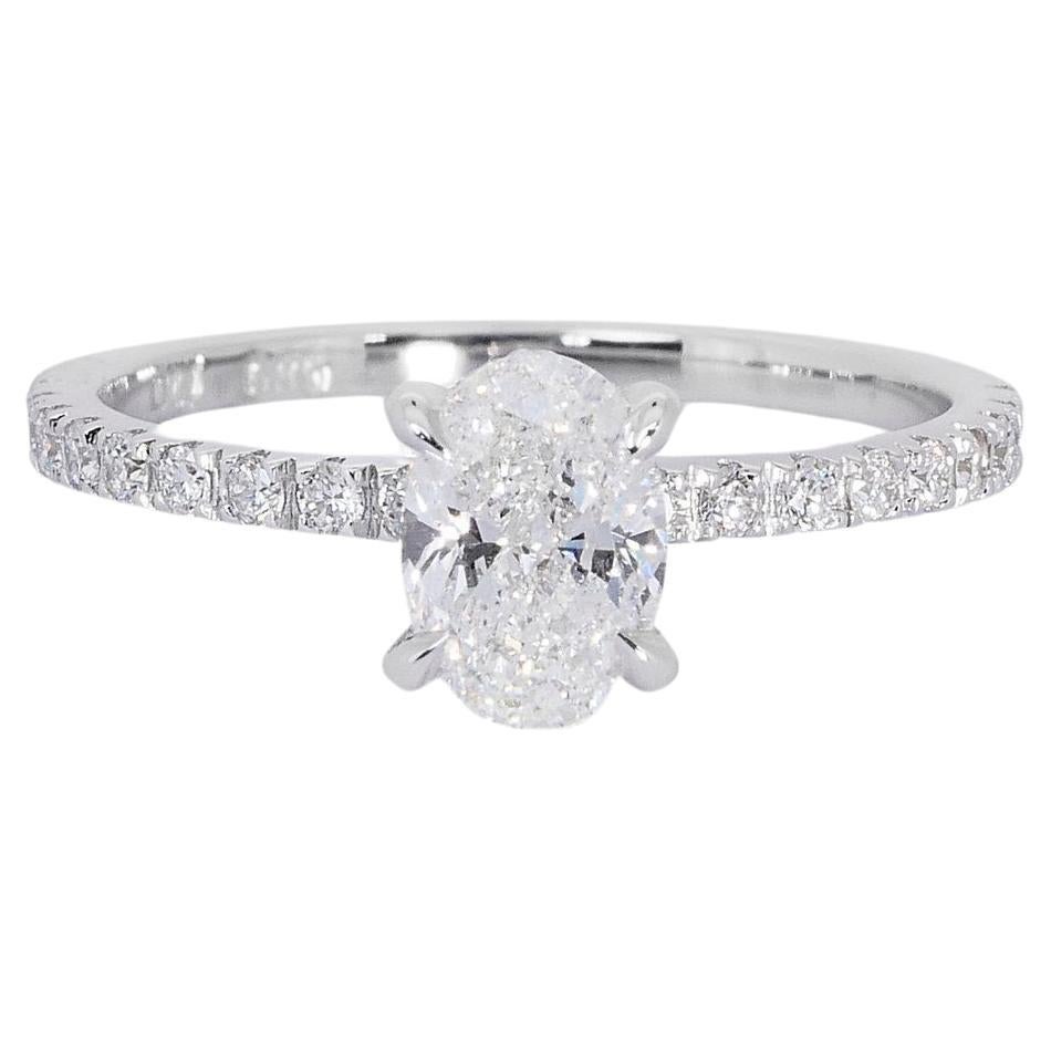 Glanzvolle 1,56ct Oval Diamant Pave Ring in 18k Weißgold - GIA zertifiziert im Angebot