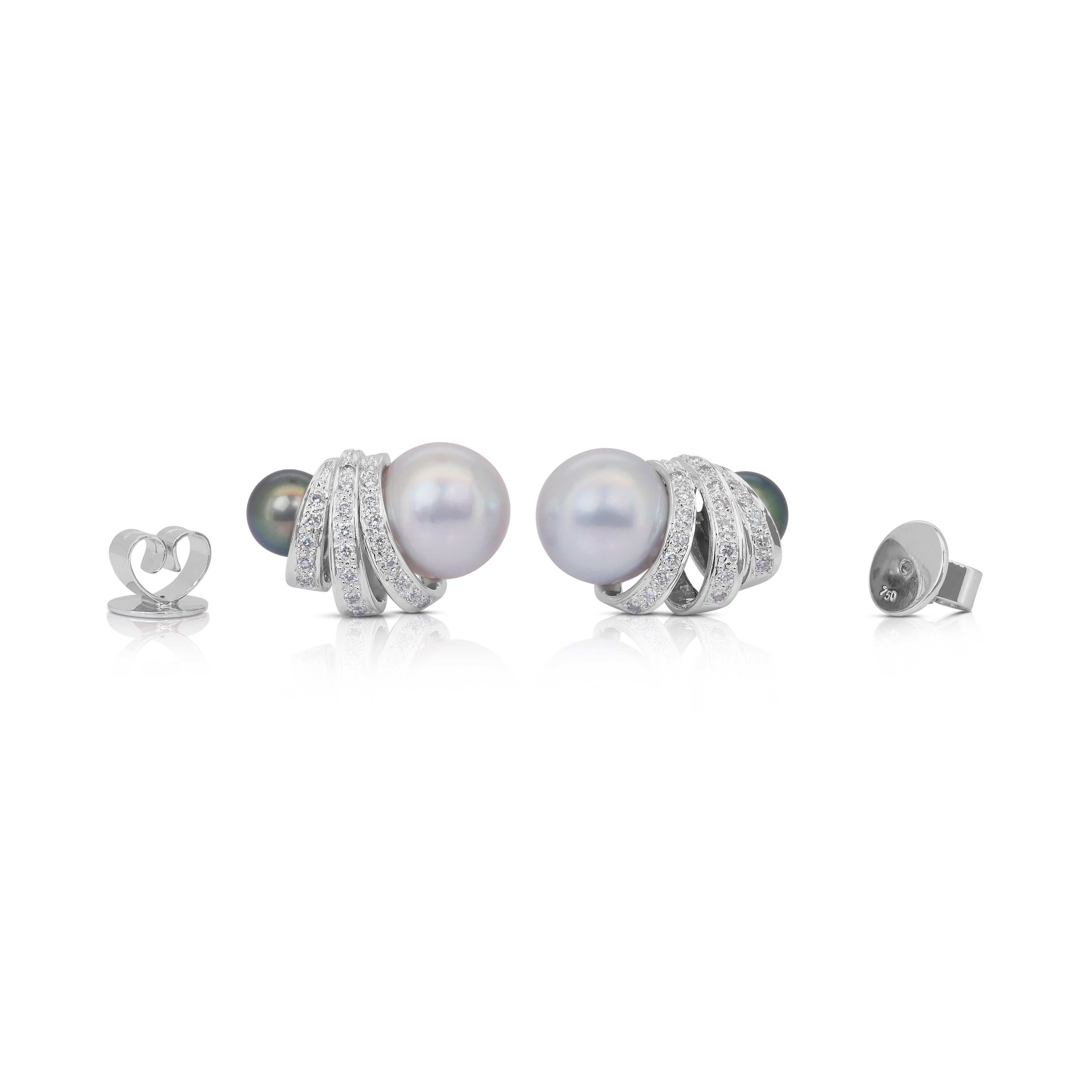 Lustrous 17.02ct Salt Water Cultured Pearls and Diamonds Earrings For Sale 3