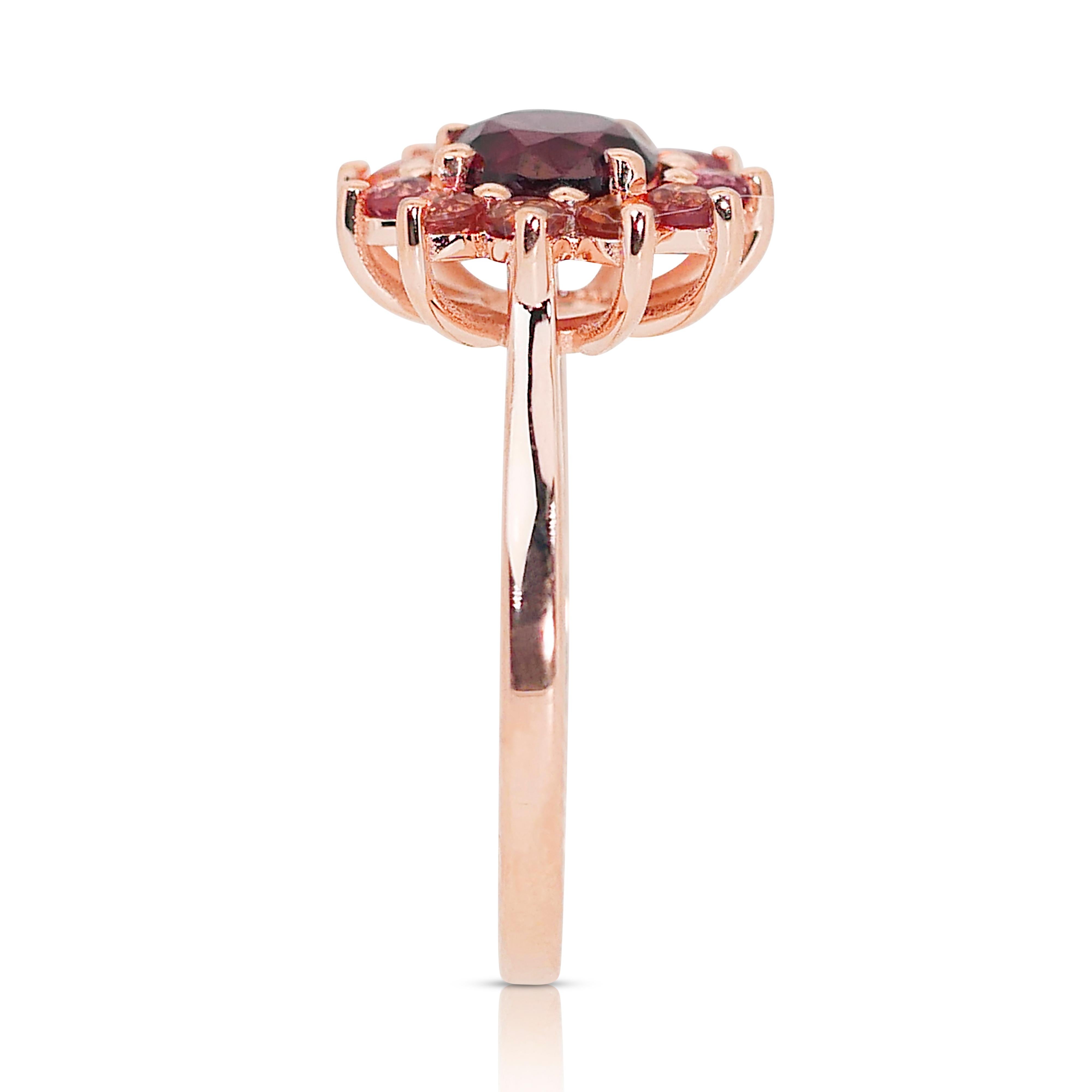 Lustrous 18KW Rose Gold Cluster Garnet Ring with 1.20 ct -  IGI Certified For Sale 1