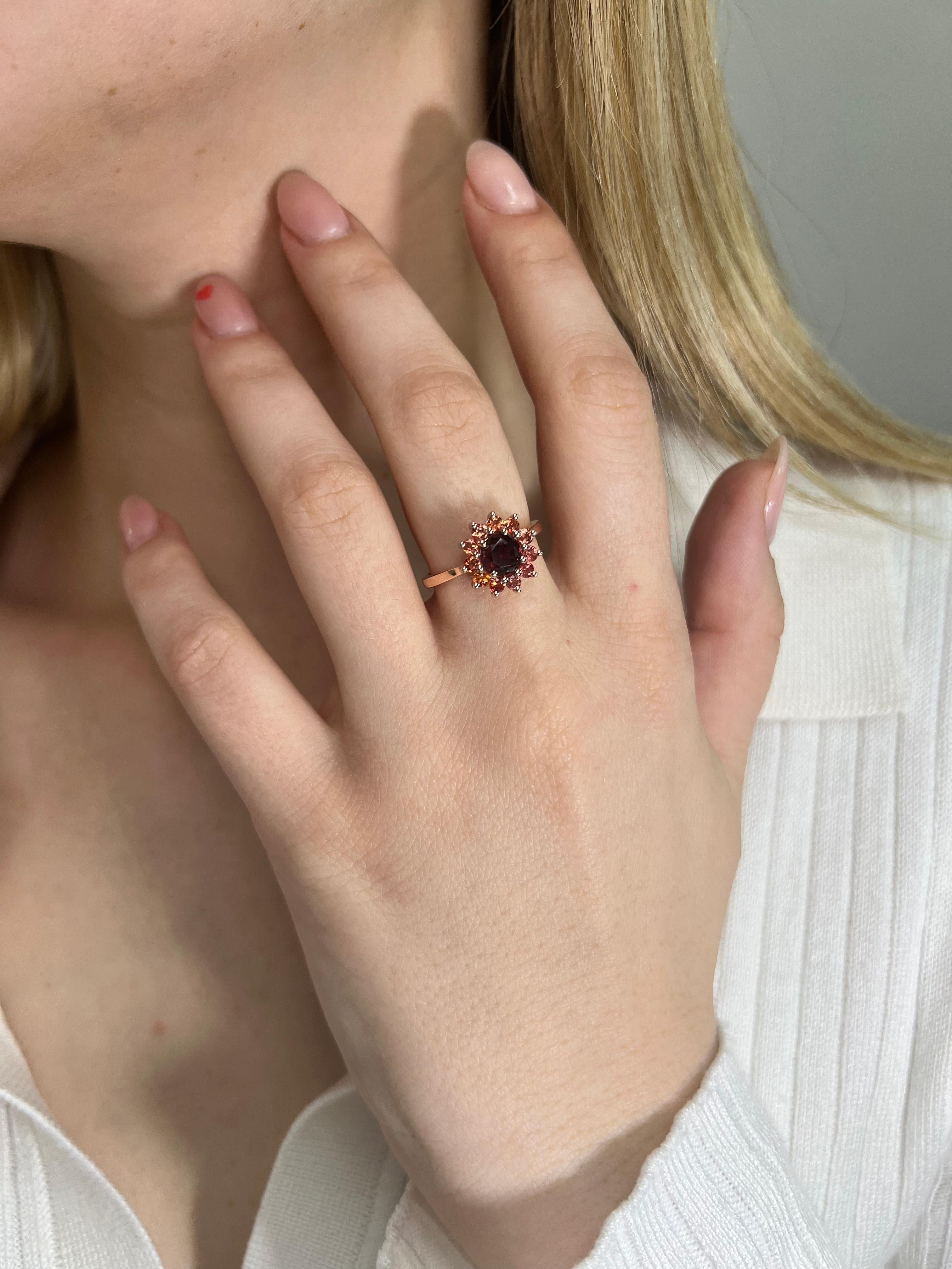 Lustrous 18KW Rose Gold Cluster Garnet Ring with 1.20 ct -  IGI Certified For Sale 2