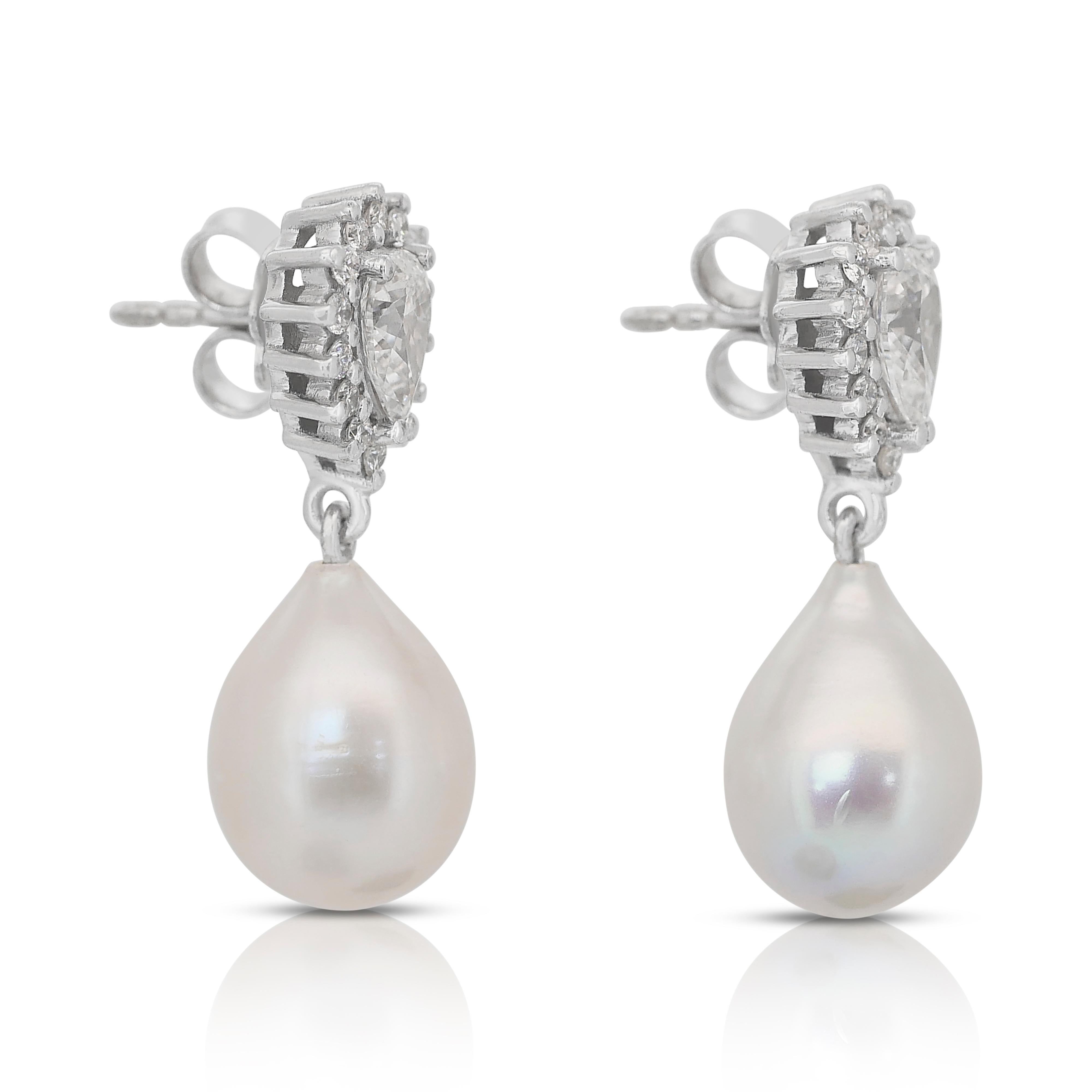 Lustrous 22.07ct Diamonds and Salt, and Cultured Pearls Drop Earrings In New Condition For Sale In רמת גן, IL