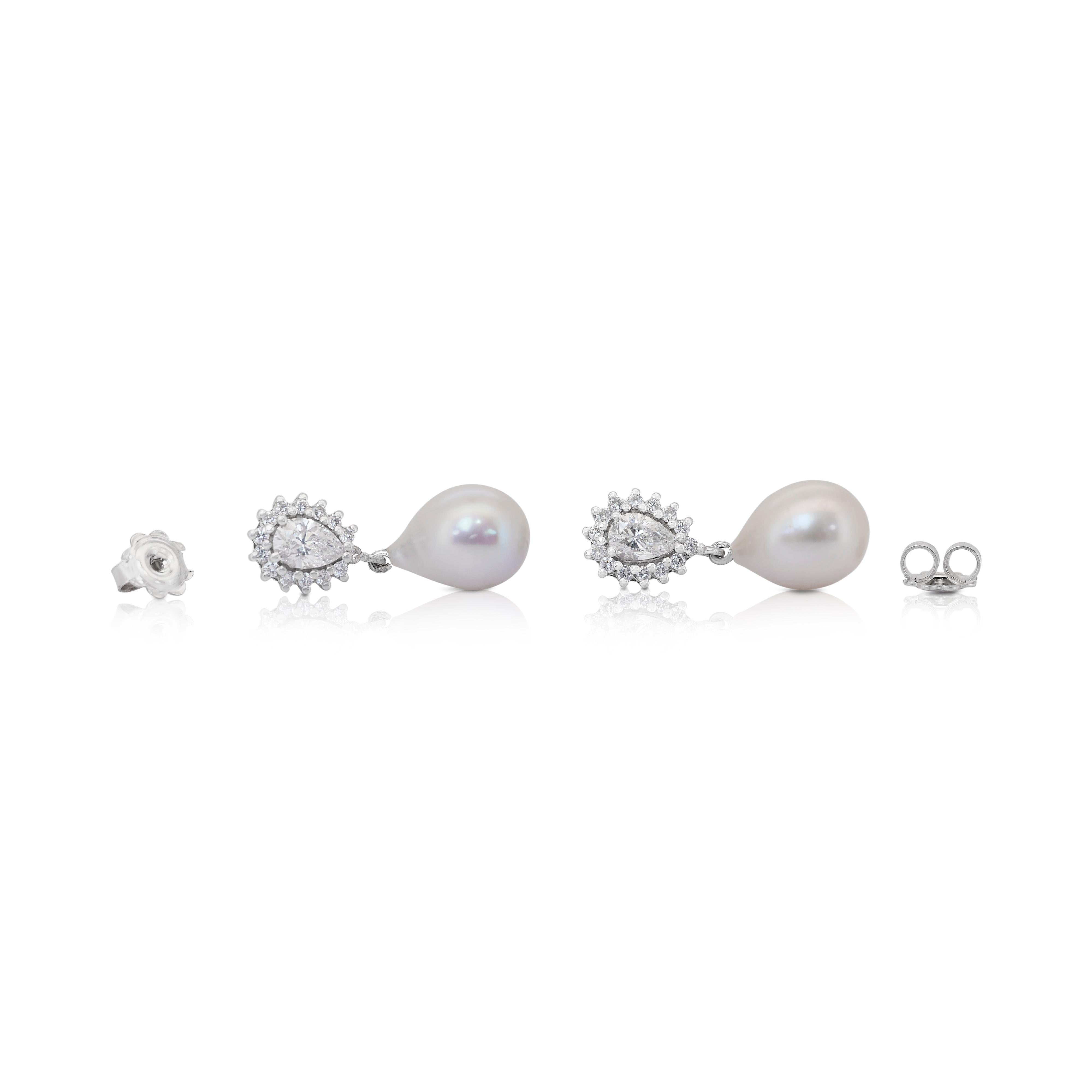 Lustrous 22.07ct Diamonds and Salt, and Cultured Pearls Drop Earrings For Sale 2