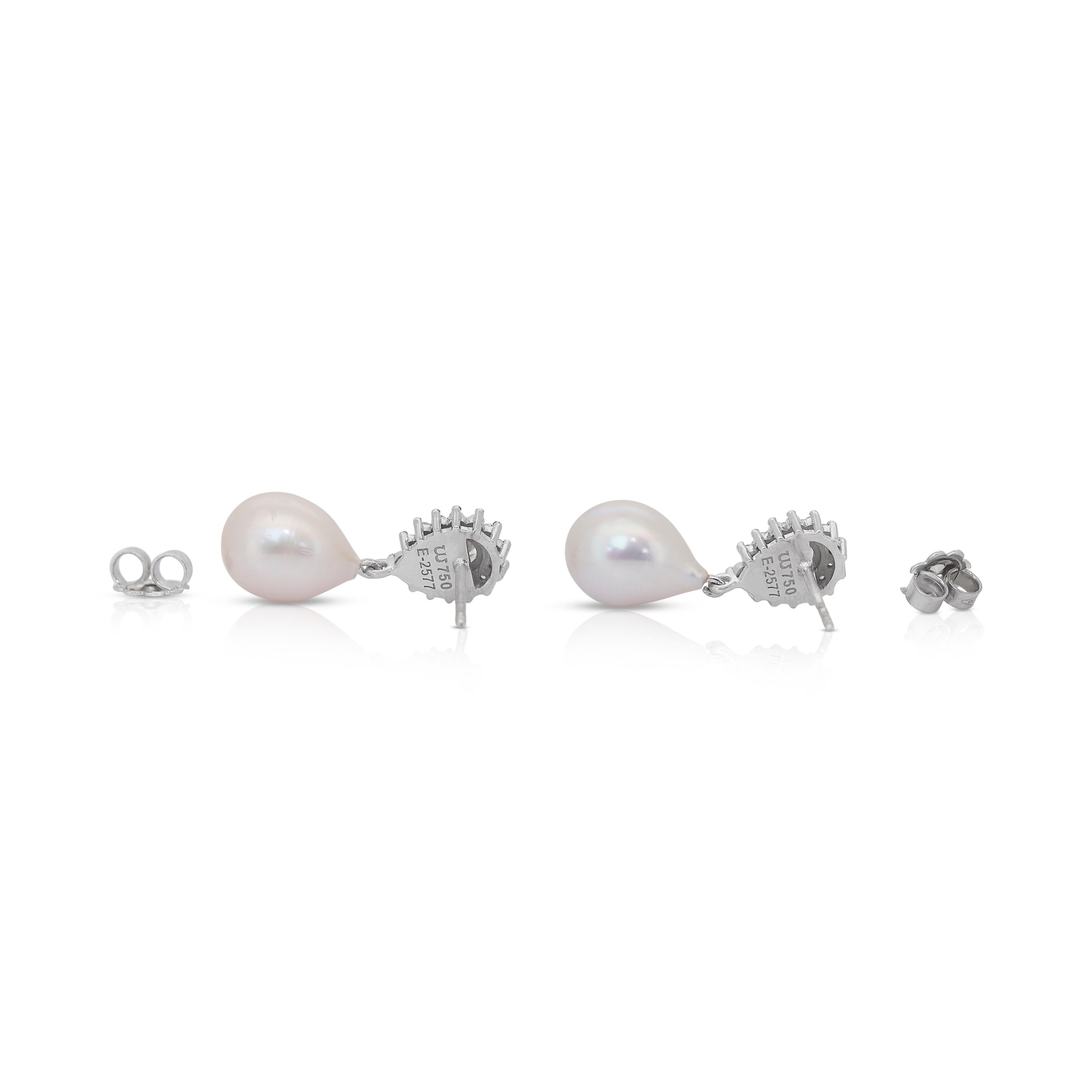 Lustrous 22.07ct Diamonds and Salt, and Cultured Pearls Drop Earrings For Sale 3