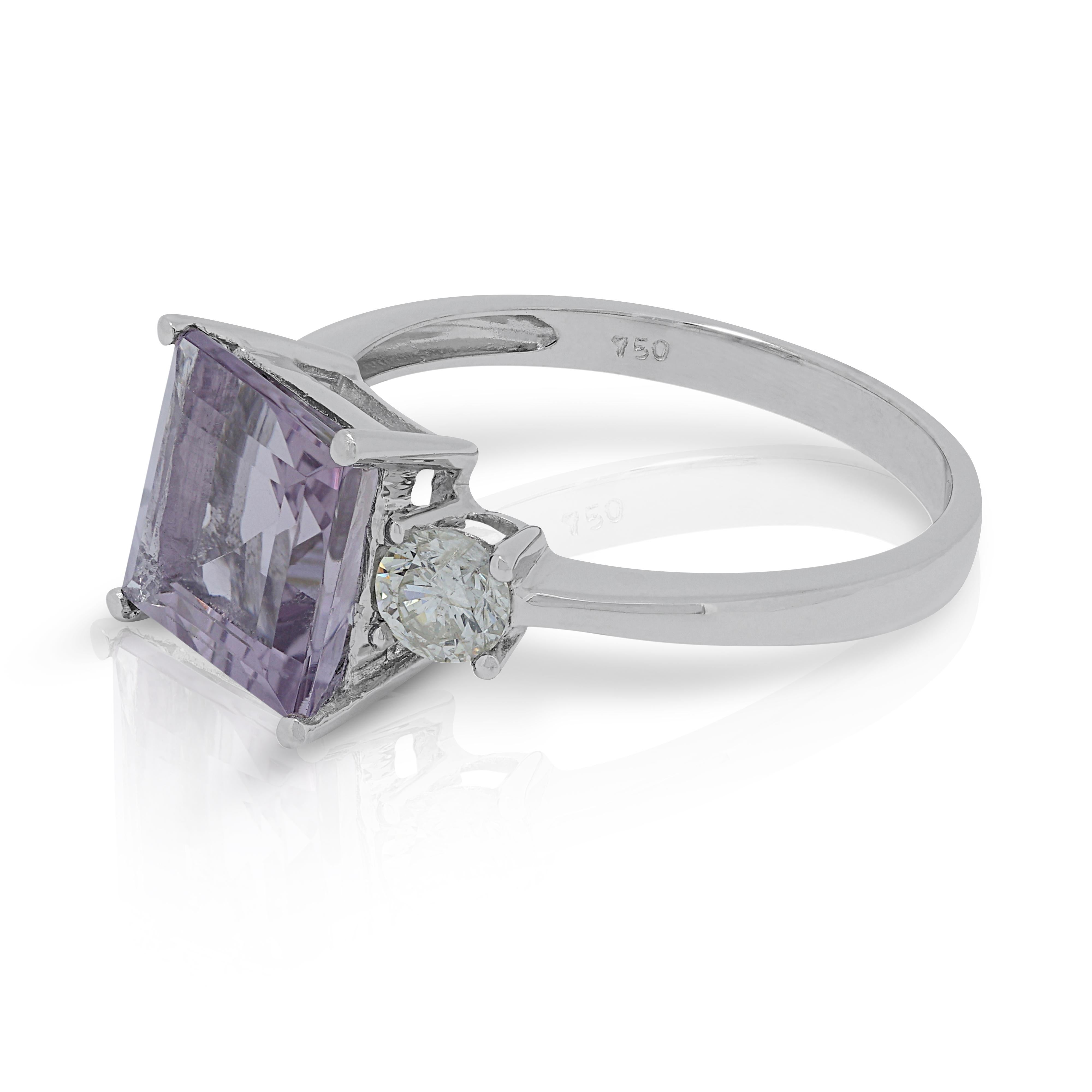 Square Cut Lustrous 2.284ct Amethyst Ring with Diamonds in 18K White Gold For Sale