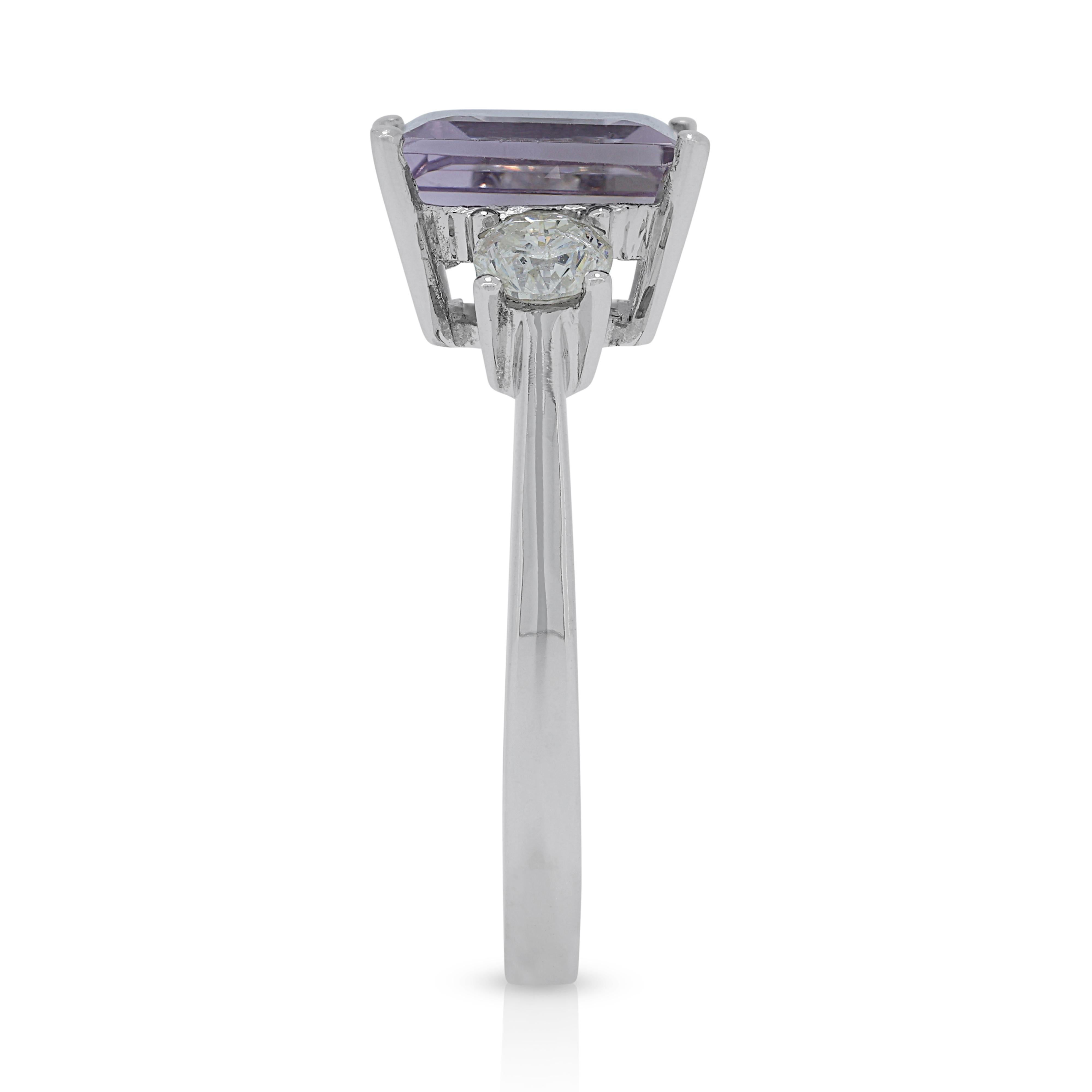 Lustrous 2.284ct Amethyst Ring with Diamonds in 18K White Gold For Sale 1