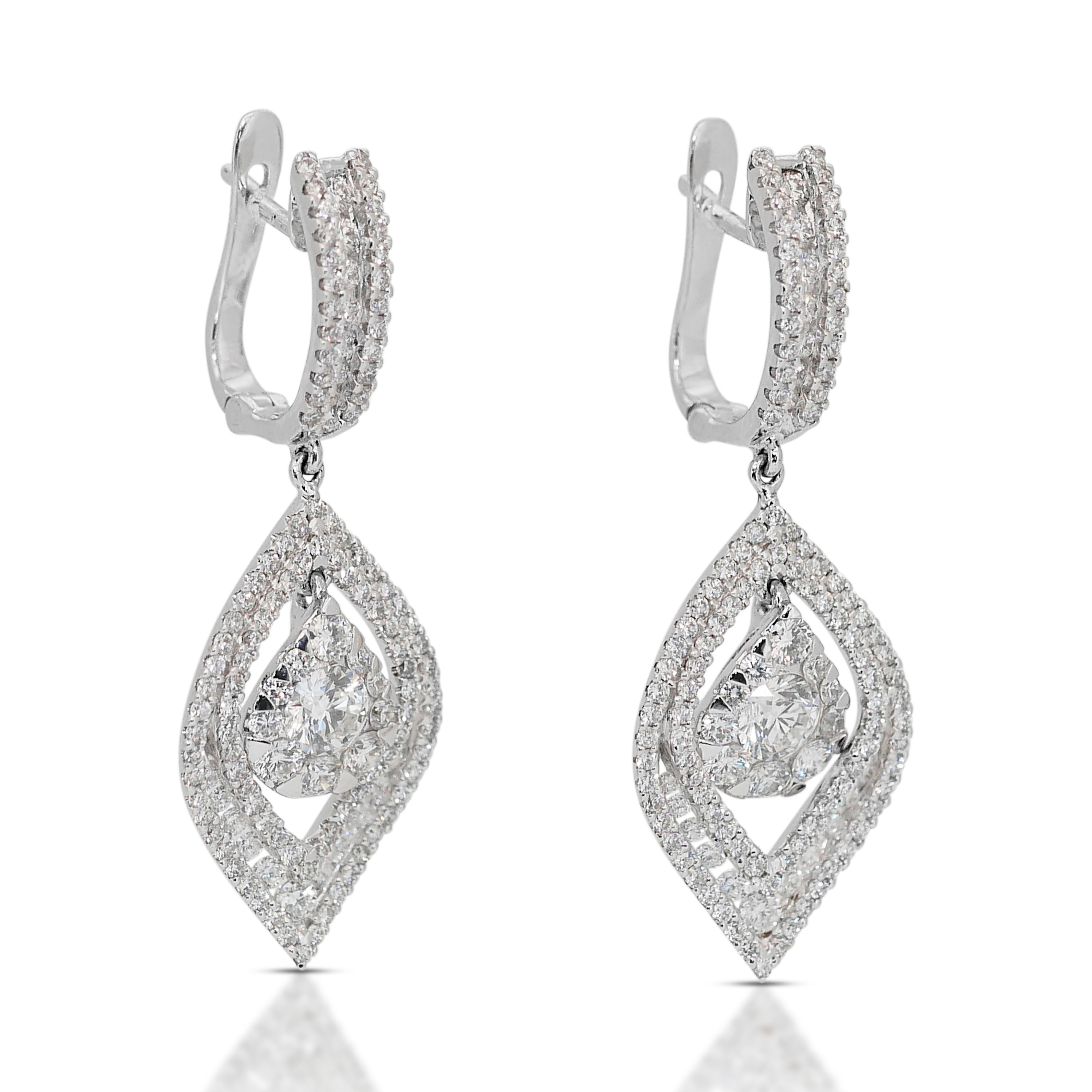 Lussuosi orecchini pendenti con 2,78 carati di diamanti in oro bianco 14k - certificati IGI In condizioni Nuovo in vendita a רמת גן, IL