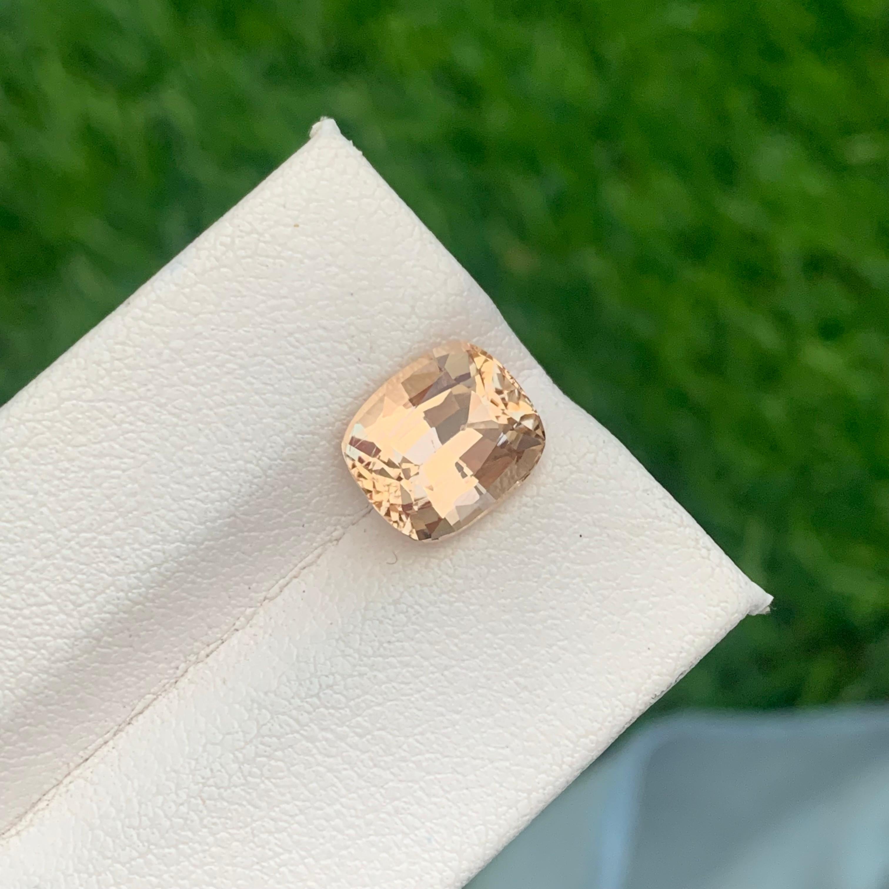 Lustrous 4.0 Carat Natural Loose Imperial Topaz from Katlang Mine Cushion Cut In New Condition For Sale In Peshawar, PK