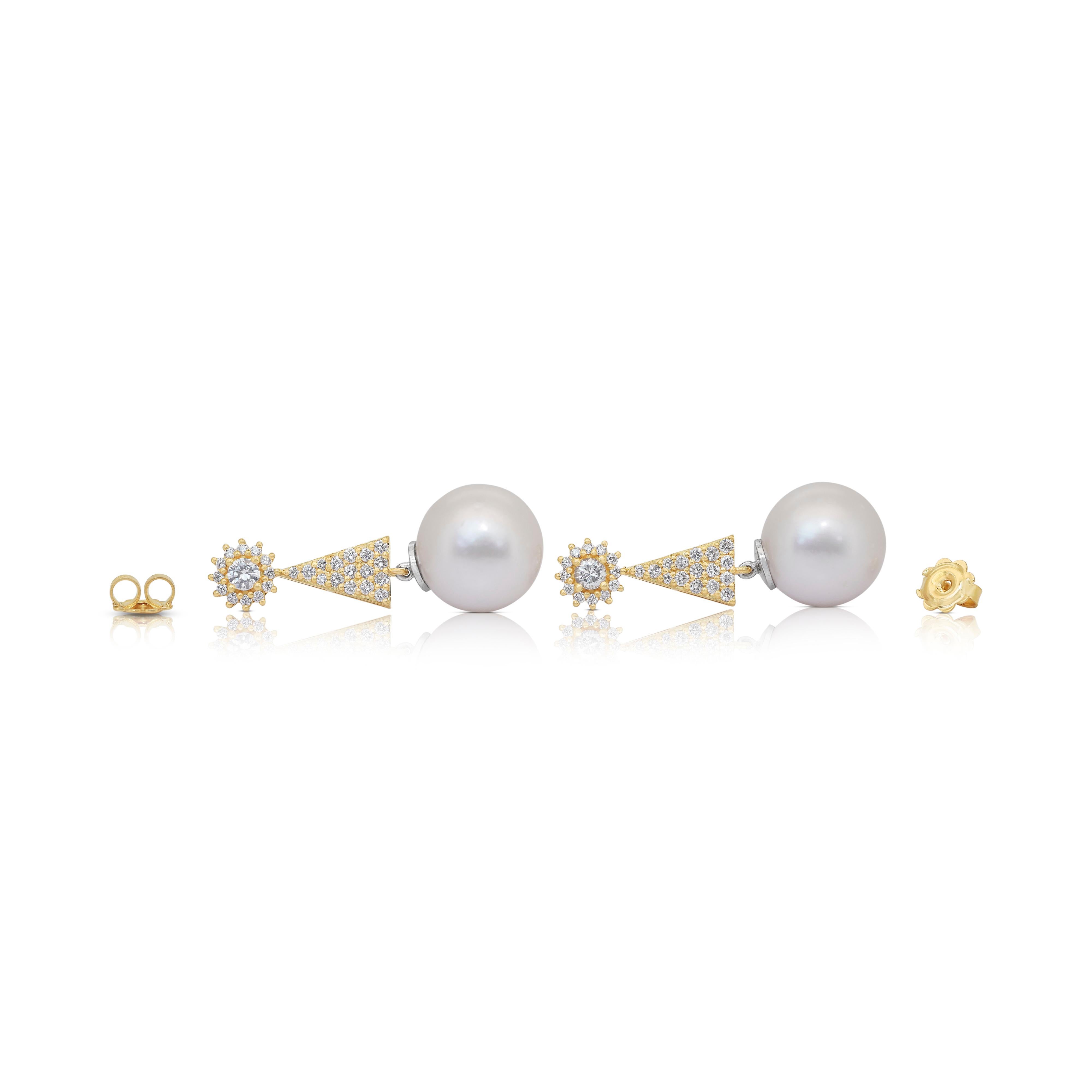 Orecchini pendenti con diamanti e perle d'acqua salata da 42,14 carati in oro giallo 18 ct. in vendita 2
