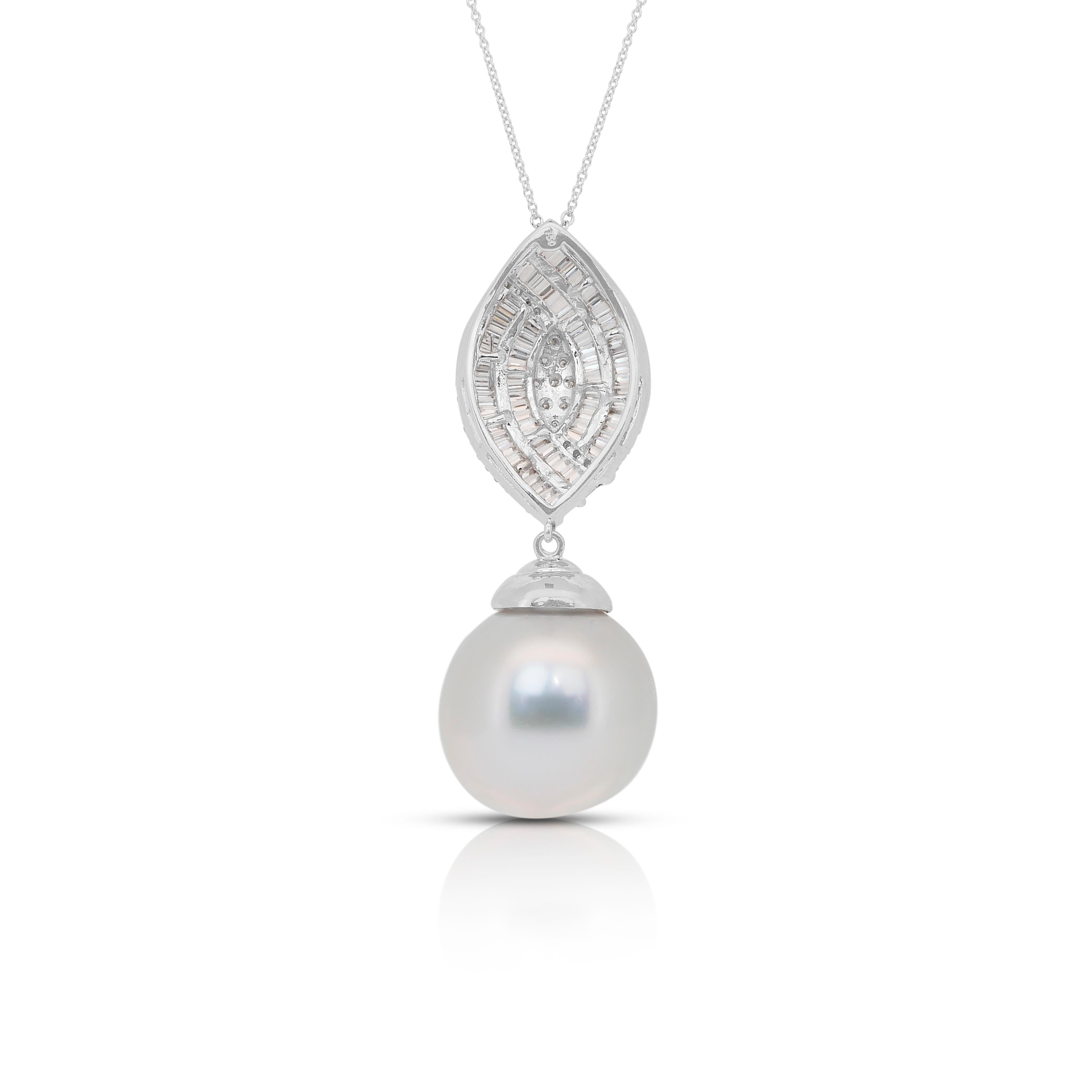 Lustrous 9.20ct Salt Water Pearl and Diamonds Drop Necklace in 18k White Gold For Sale 4