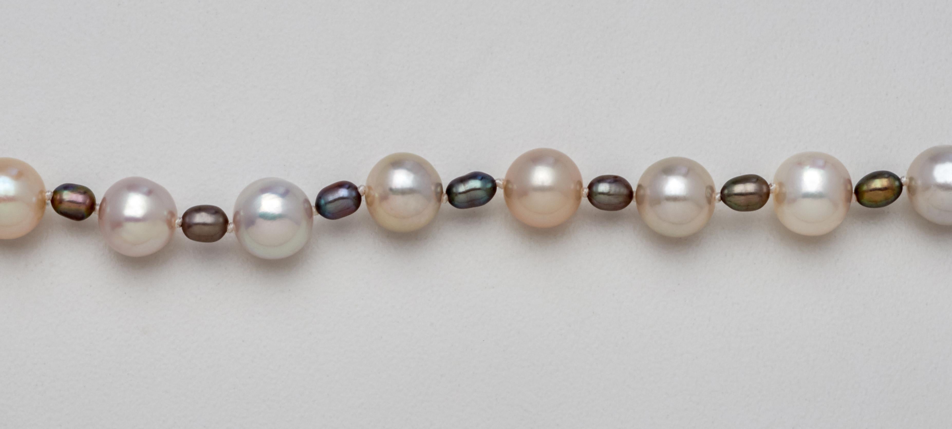 Round Cut White Gray Akoya Pearl Necklace w Sterling Silver & White Sapphire Clasp  For Sale