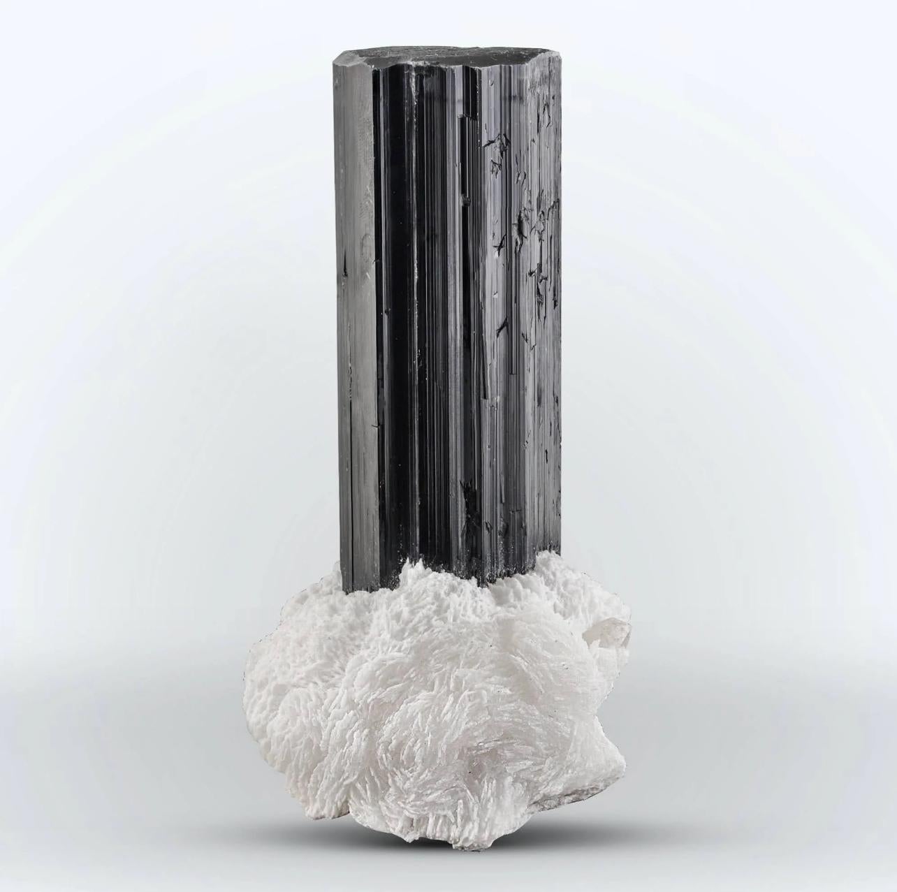 Lustrous Black Tourmaline Free Standing Crystal On Albite From Pakistan In Good Condition For Sale In Peshawar, PK