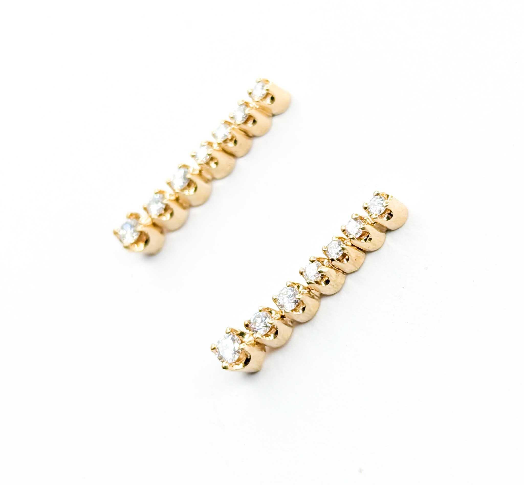 Lustrous Diamond Dangle Earrings in 14k Yellow Gold In Excellent Condition In Bloomington, MN