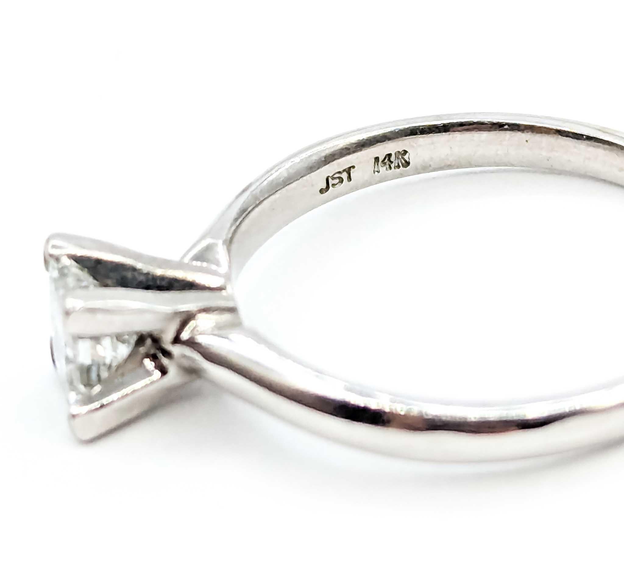 Bague solitaire à diamant lustré en or blanc 14k en vente 2