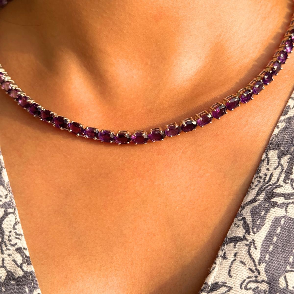 Collana tennis con pietra ovale ametista Gioielli di lusso da regalare in vendita 1