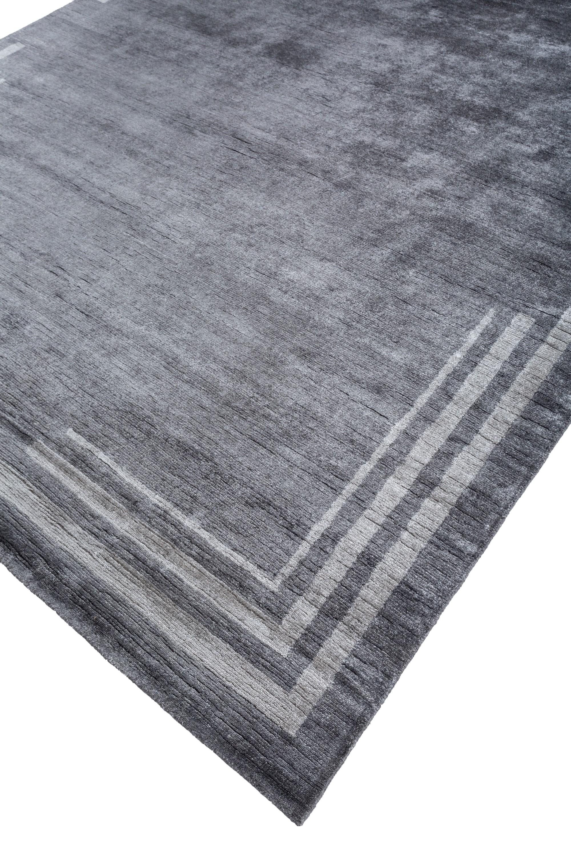 Modern Lustrous Harmony Liquorice & Shale 240X300 cm Handknotted Rug For Sale
