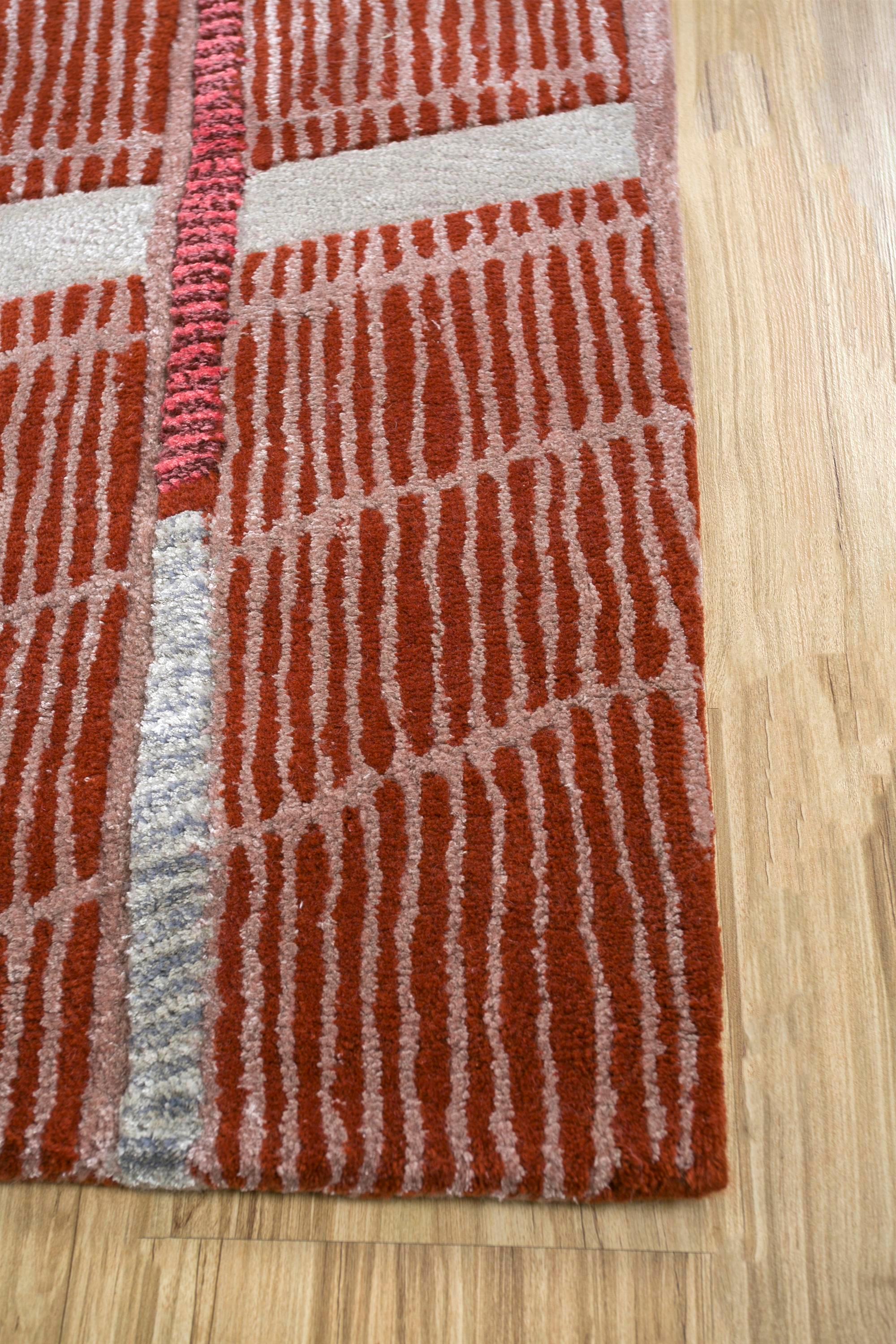 Modern Lustrous Moonlit Velvet Red & Tea Rose 170x240 cm Handtufted Rug For Sale