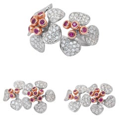 Boucles d'oreilles et bague en or blanc 14 carats serties de rubis et de diamants lustrés - IGI Cert