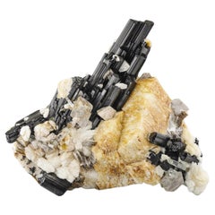 Lustrosa Turmalina Negra Schorl Sobre Feldespato Con Aguamarina De Pakistán