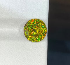 Gemma di titanite sfenica lucente: Pietra rotonda di colore giallo-verde da 4,00 carati