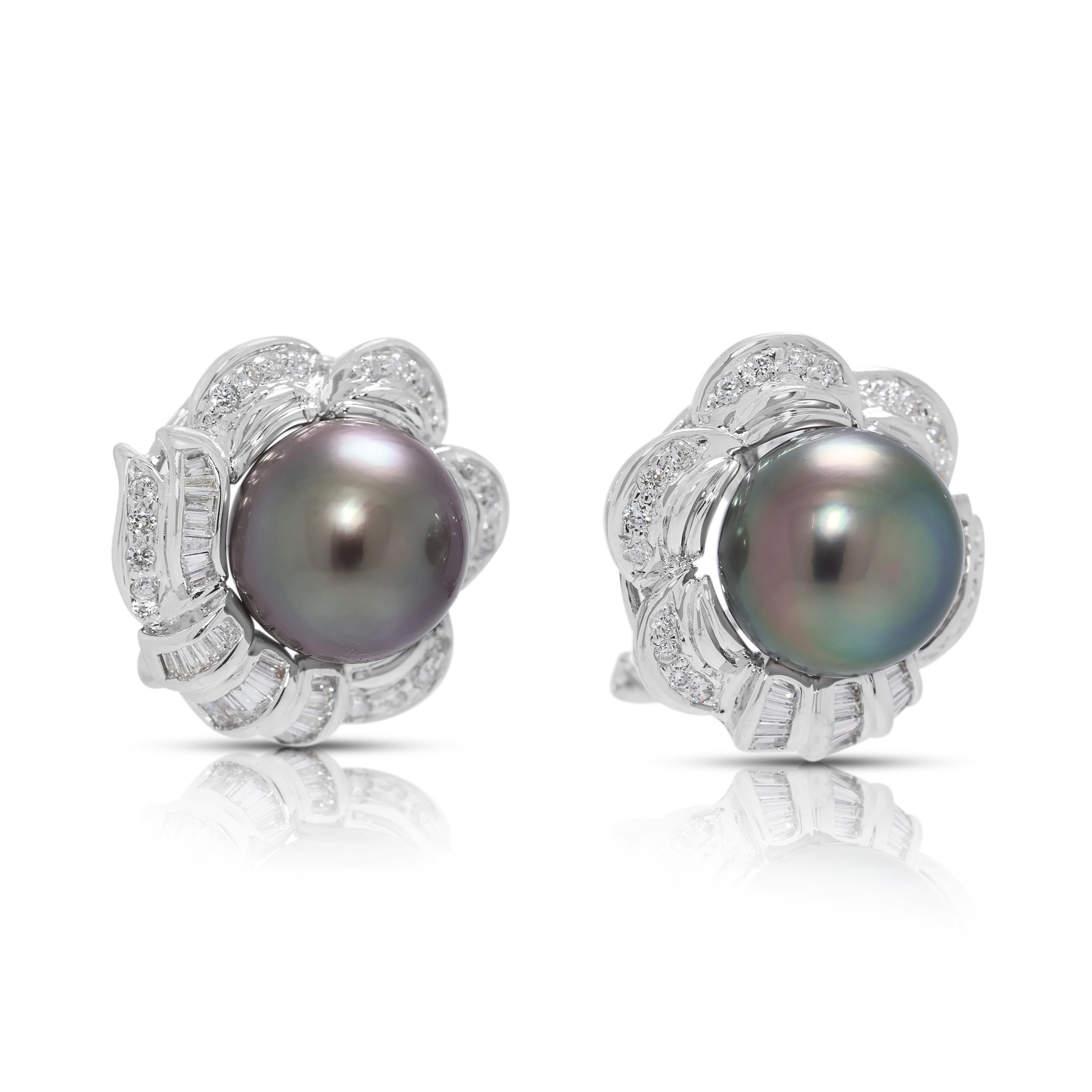 Boucles d'oreilles en or blanc 18 carats avec perles de Tahiti et diamants naturels de 0,43 carats Neuf - En vente à רמת גן, IL
