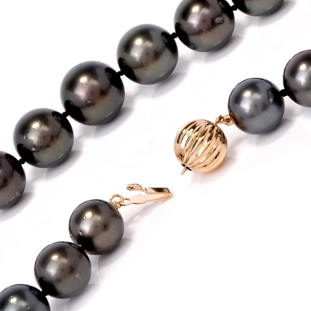 Women's Lustrous Tahitian Southsea Pearl Necklace with 18 Karat Gold Clasp