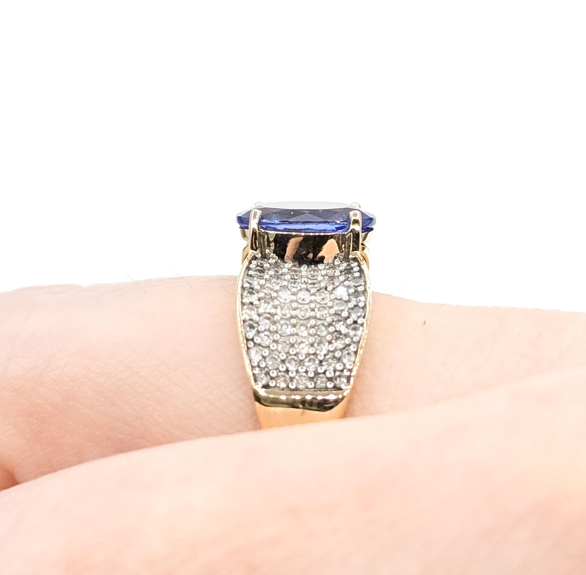 Glänzender Tansanit & Diamant Pavé Ring in 14k (Ovalschliff) im Angebot