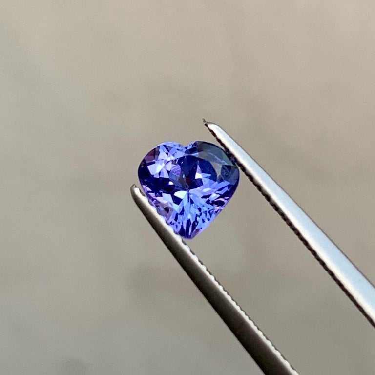 Tanzanite stone, Available For Sale At Wholesale Price Natural High Quality 1.00 Carats Eye Clean Clarity Loose Tanzanite From Tanzania.

Product Information:
GEMSTONE TYPE:	Lusturious Natural Tanzanite Heart-shaped
WEIGHT:	1.00 carats
DIMENSIONS:	