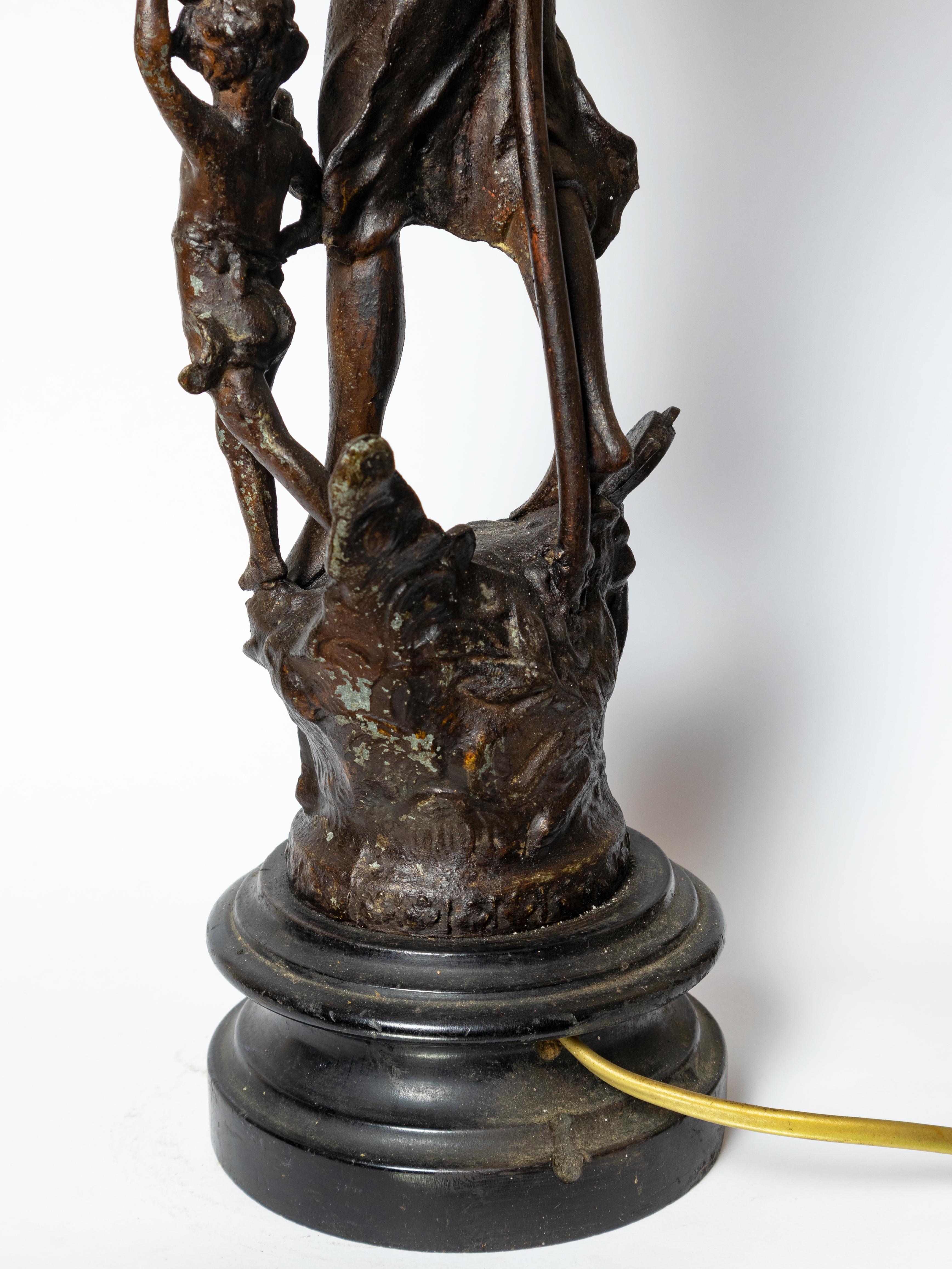 Lampe de table jouant du luth et du tambourin Brocart de soie, musique, 19e siècle en vente 6