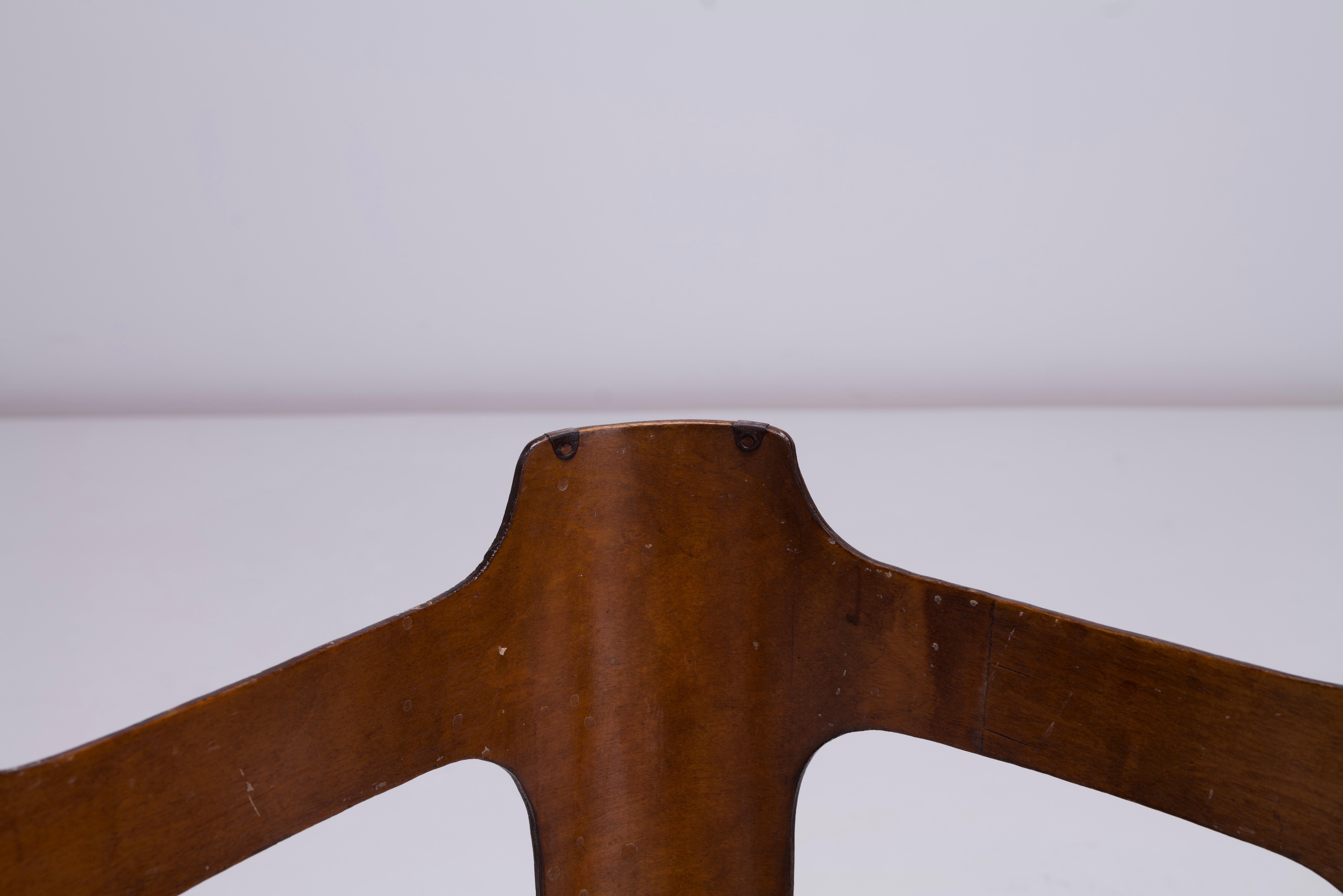 Luterma Venesta Isokon Stools / Tables / Trays - Model No 1 Walter Gropius 1930s 5