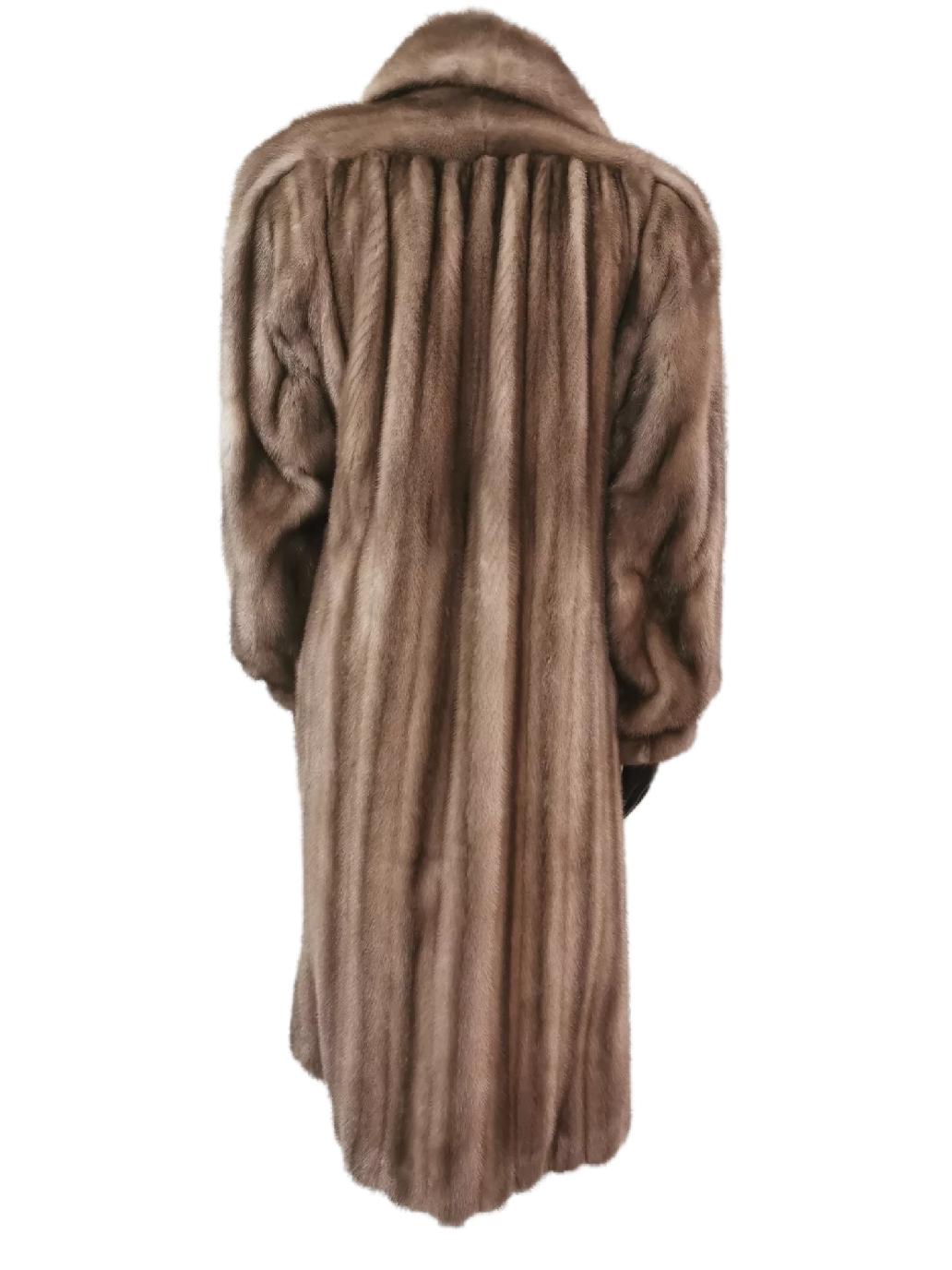 Christian Dior Lutetia manteau en fourrure de vison neuf, taille 12-14 Neuf - En vente à Montreal, Quebec