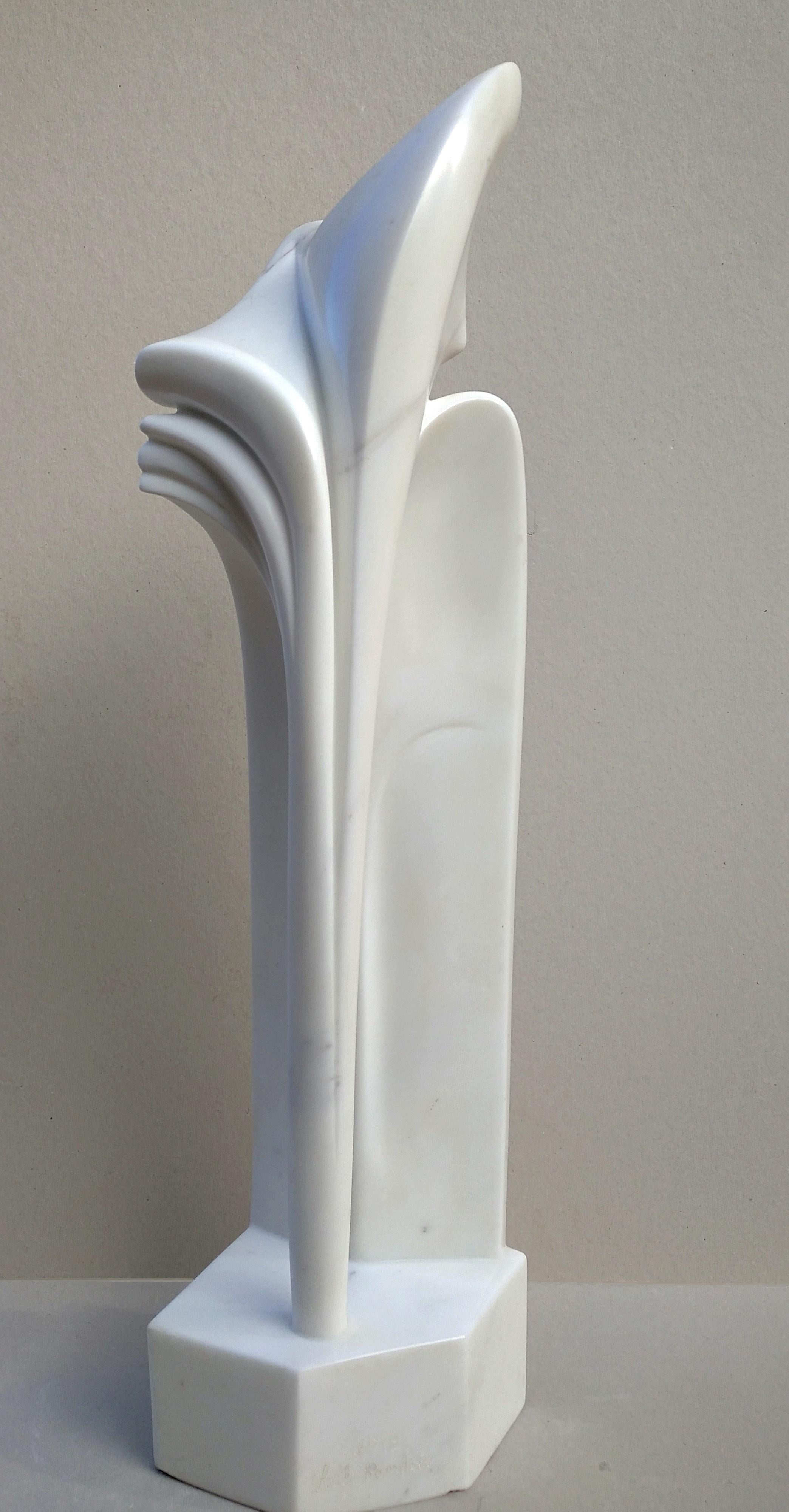Arco, Sensual Escultura Figurativa Vertical de Mármol de Carrara Blanco Estatuario en venta 5