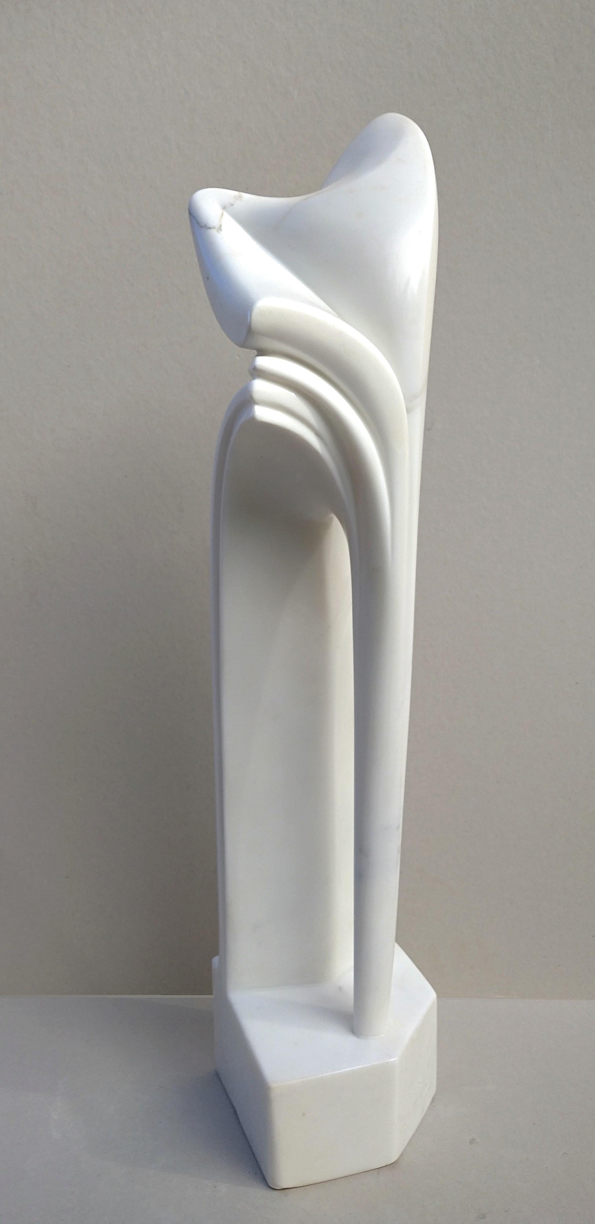 Arco, Sensual Escultura Figurativa Vertical de Mármol de Carrara Blanco Estatuario en venta 10