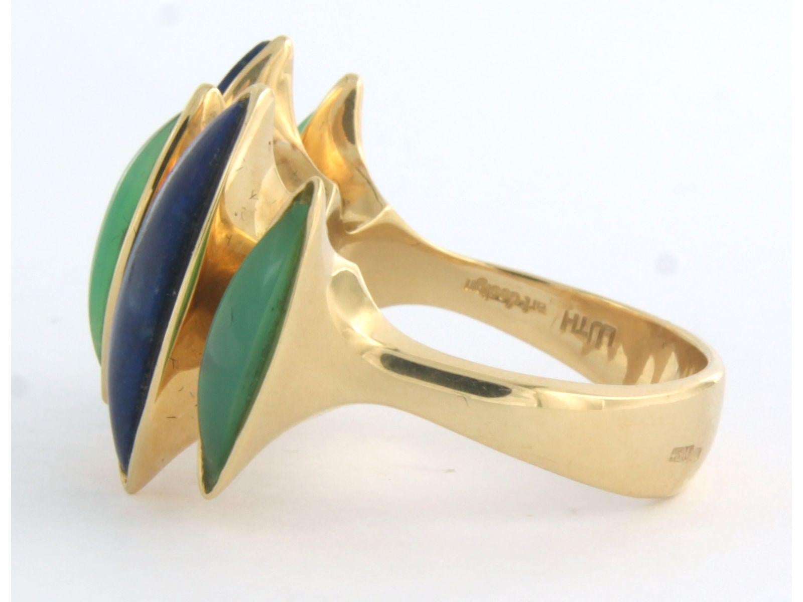 Modern LUTH DESIGN 18k yellow gold ring with lapis lazuli and chrysophrase 15.3 grams For Sale