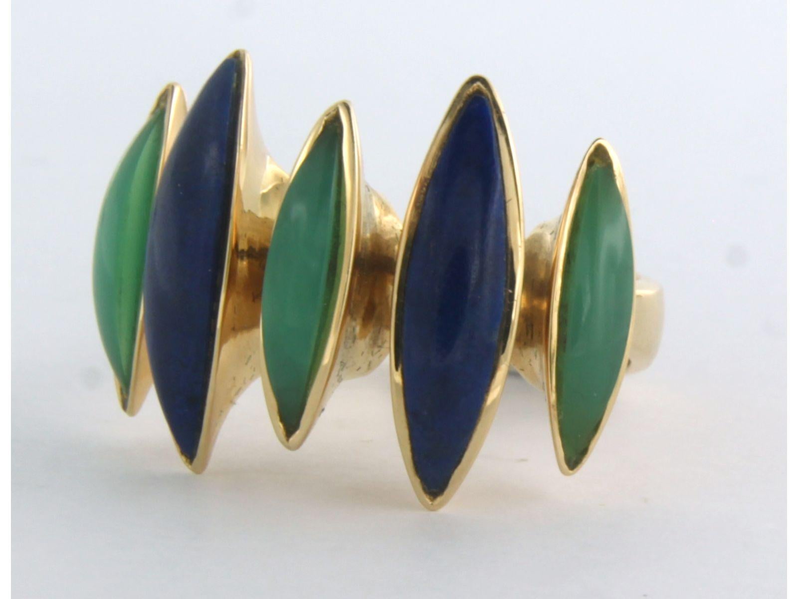 LUTH DESIGN 18k yellow gold ring with lapis lazuli and chrysophrase 15.3 grams In Excellent Condition For Sale In The Hague, ZH