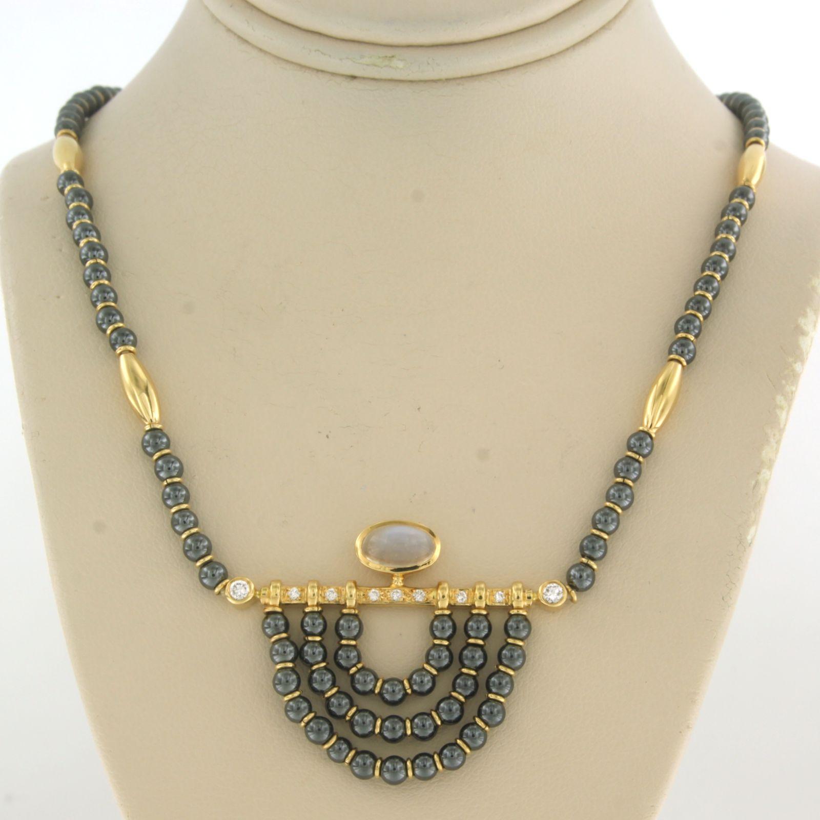 Moderne Collier LUTH DESIGN - avec hématite, pierre de lune et diamants en or jaune 18 carats en vente