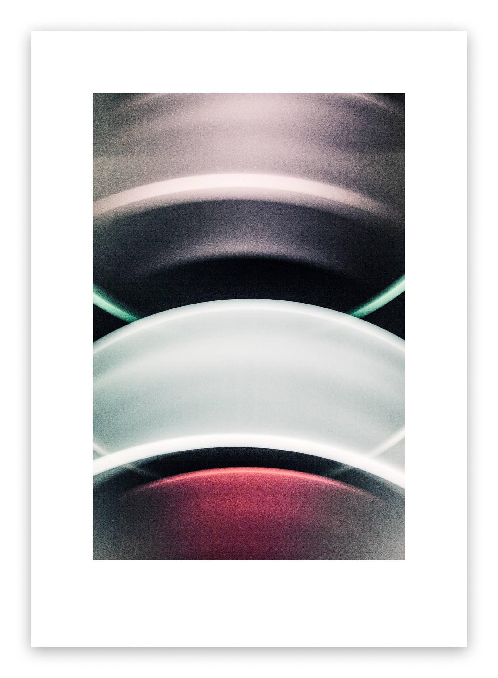 Nicht in die laufende trommel greifen 12  (Abstract Photography)

UltraChrome HD Ink on Hahnemühle paper. Unframed. 

With this series Luuk de Haan examines the deformation and alteration created by the camera as it translates two-dimensional shapes