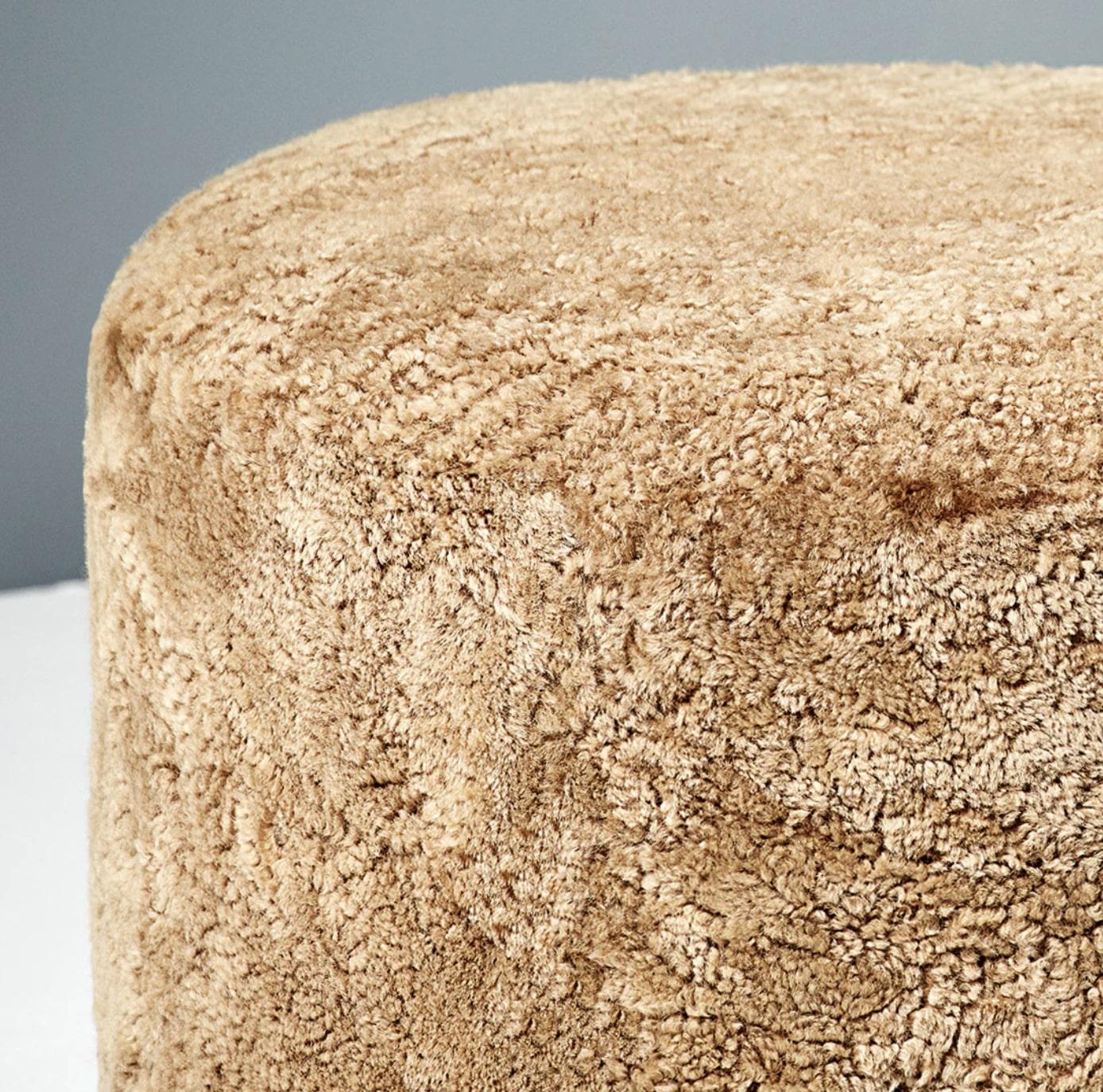 Pouf Luupo in pelle di pecora di Dagmar In condizioni Nuovo in vendita a Antwerpen, BE