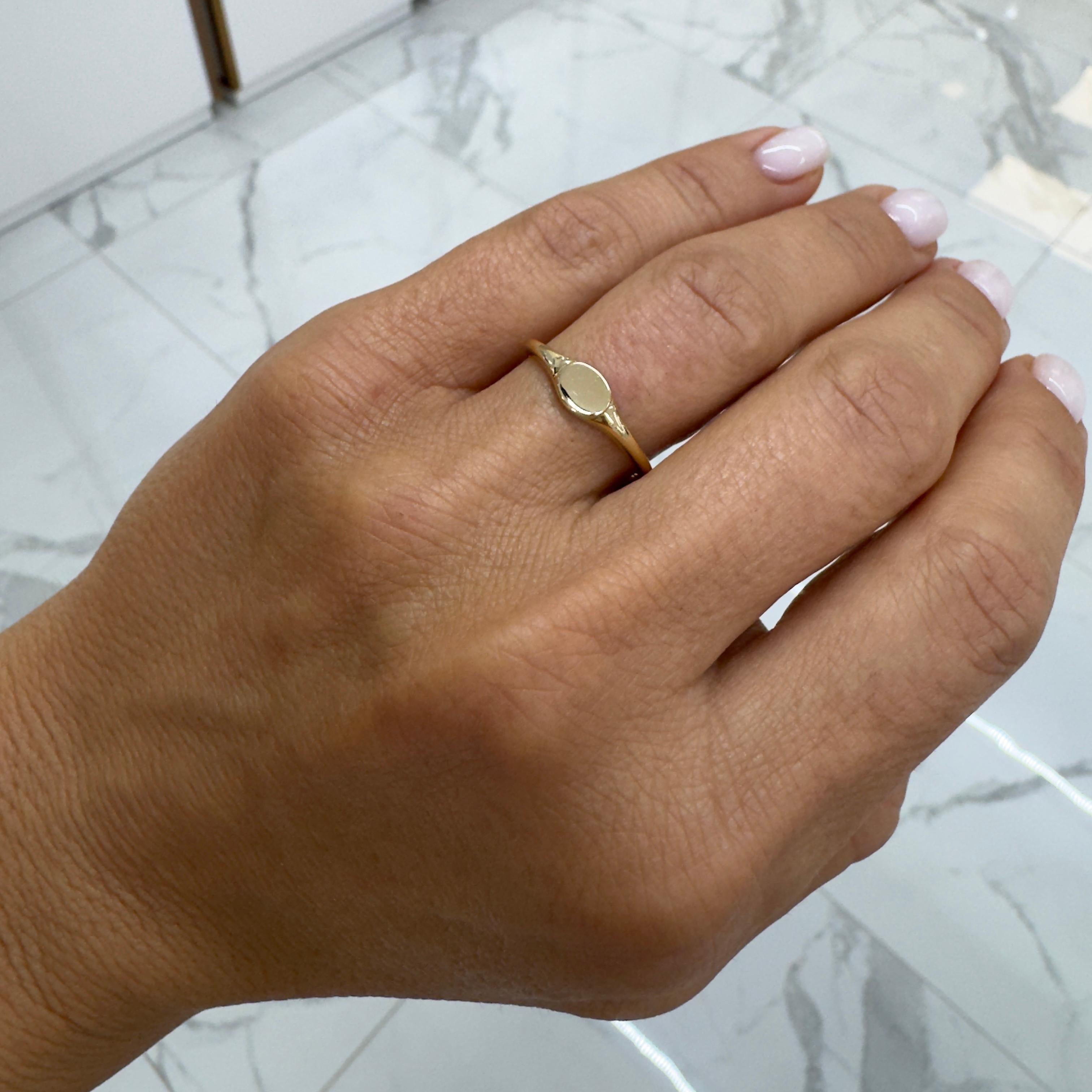 Luvente 14K Yellow Gold Round Signet Band Ring 4