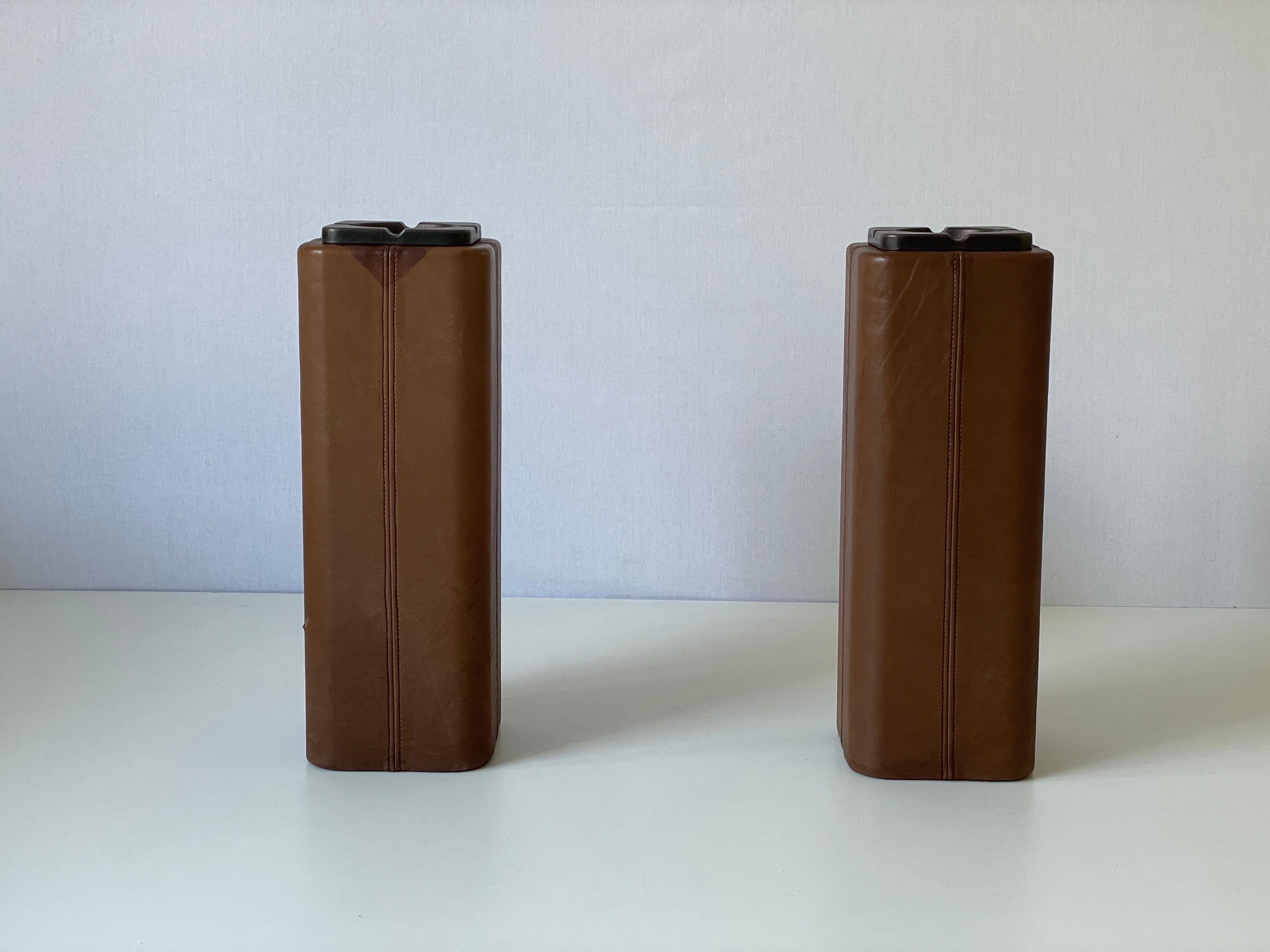Lux Leather Pair of Floor Ashtrays with Bronze Top, 1960's, Switzerland In Good Condition For Sale In Hagenbach, DE