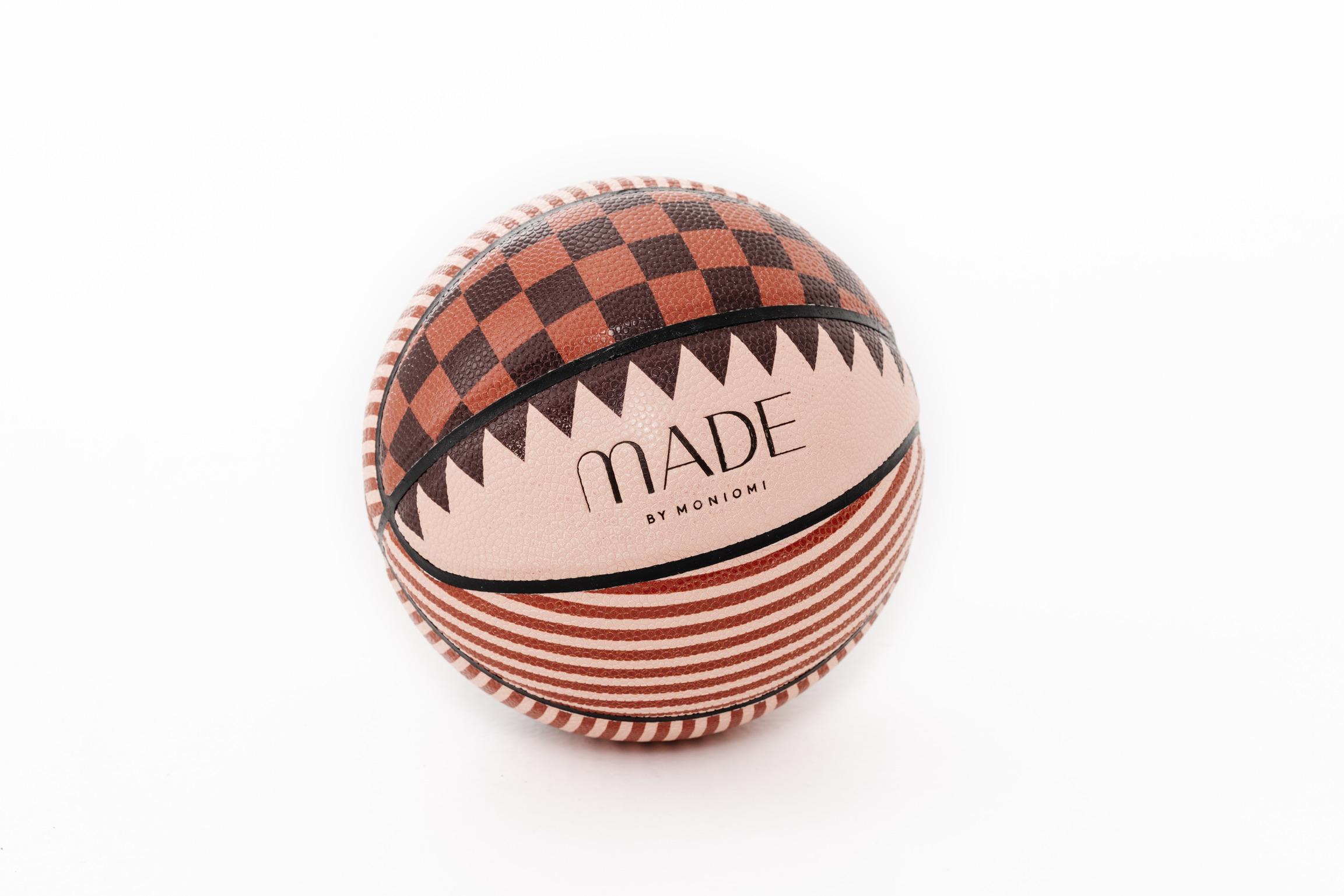 Lux Mini- Basketball-Creolen von Moniomi, runde handgefertigte Marmor- Basketball-Creolen (Kupfer) im Angebot